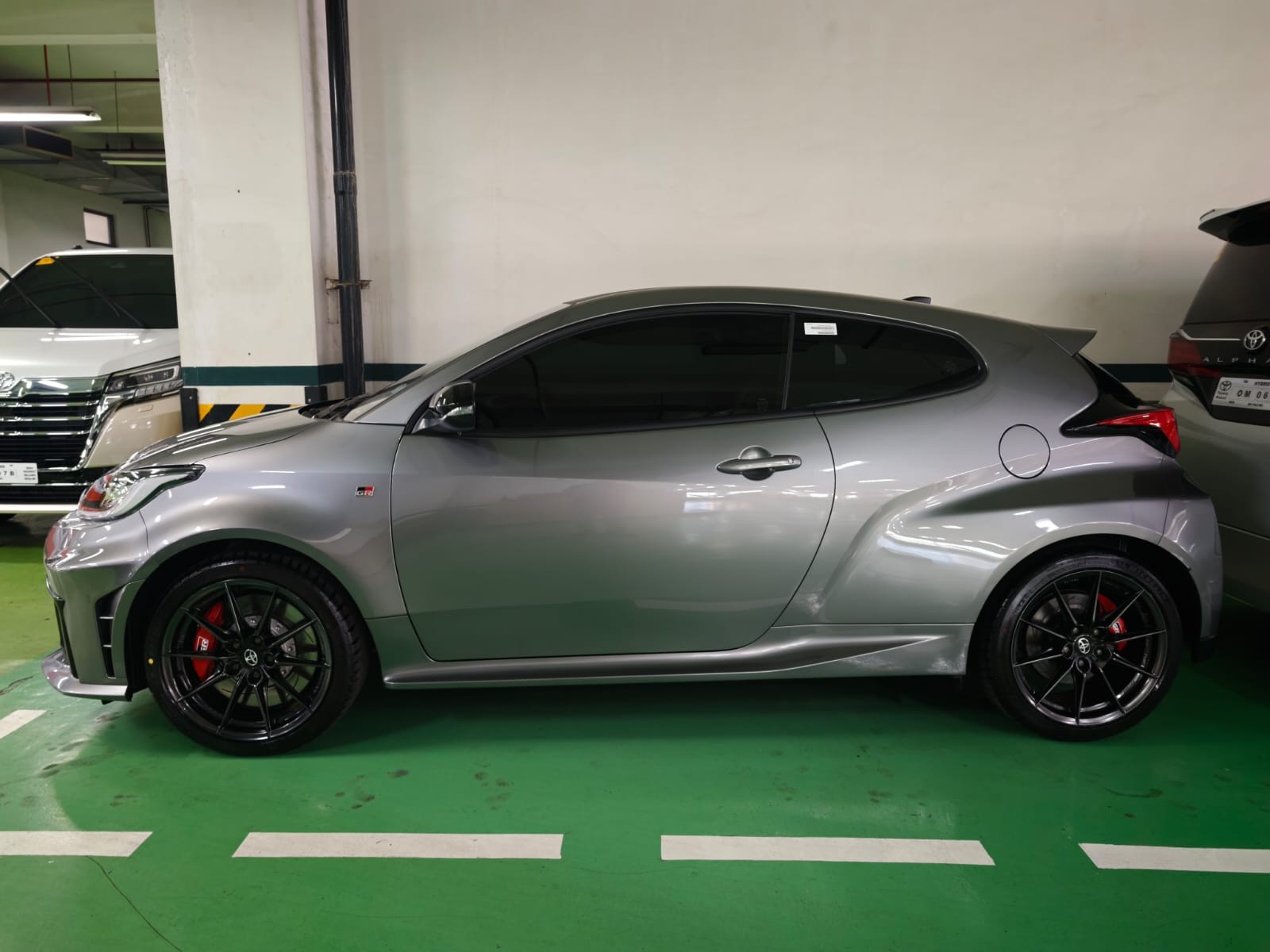 2027 TOYOTA GR YARIS HATCHBACK TURBO 1.6 4WD AT Gray image 2