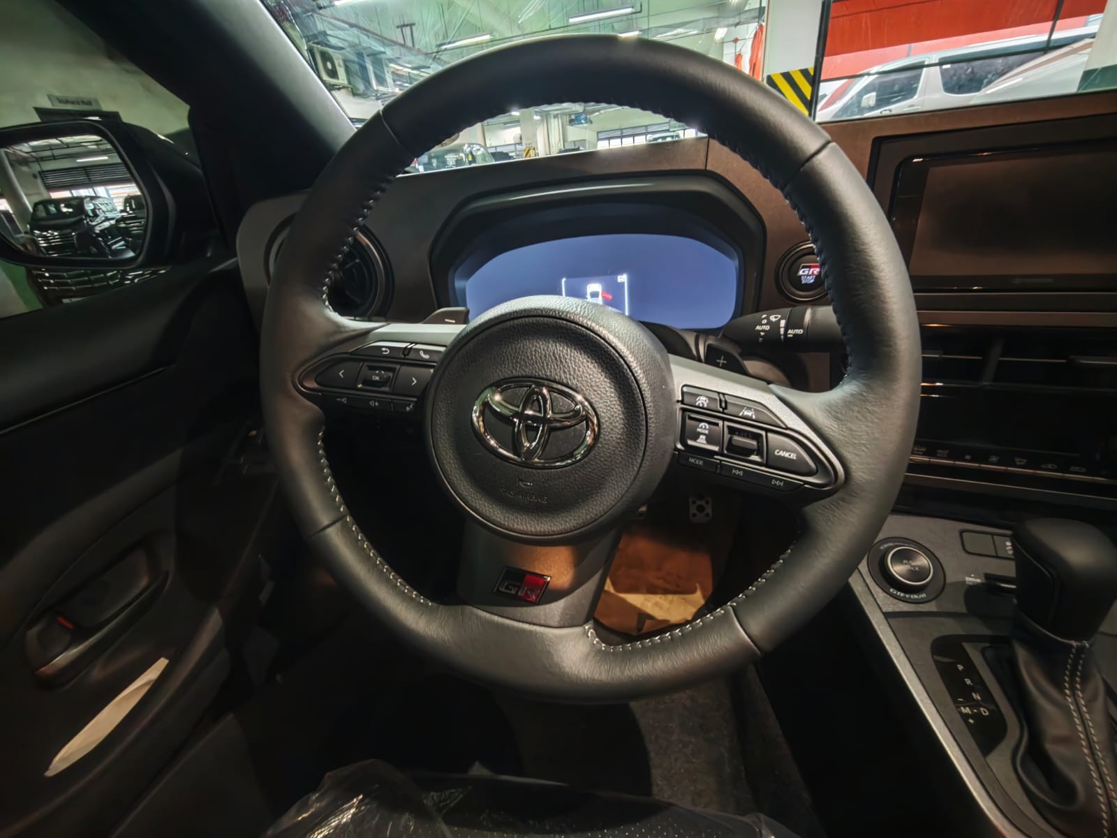 2027 TOYOTA GR YARIS HATCHBACK TURBO 1.6 4WD AT Gray image 19