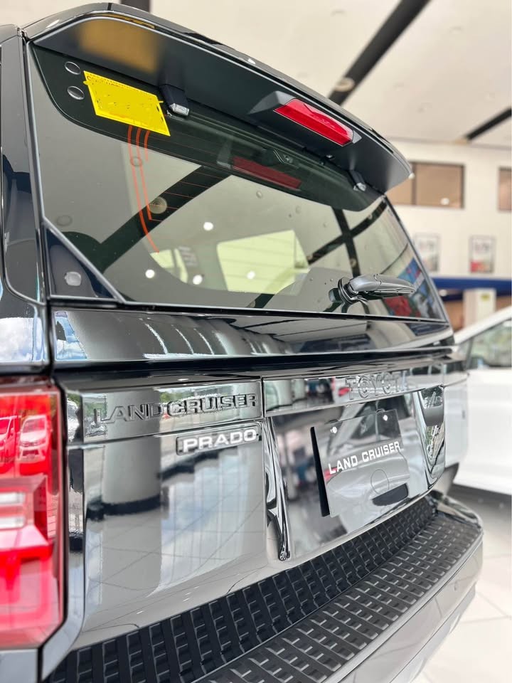 2027 TOYOTA LAND CRUISER PRADO SUV 2.4 4WD AT Black image 2