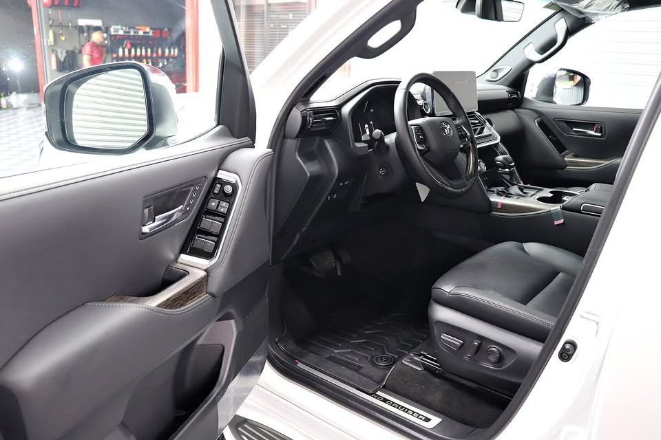 2027 TOYOTA LAND CRUISER SUV ZX 3.3 4WD AT White (A-757) image 14