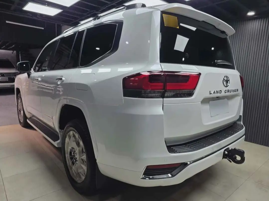 2027 TOYOTA LAND CRUISER SUV ZX 3.3 4WD AT White (Z-910) image 2