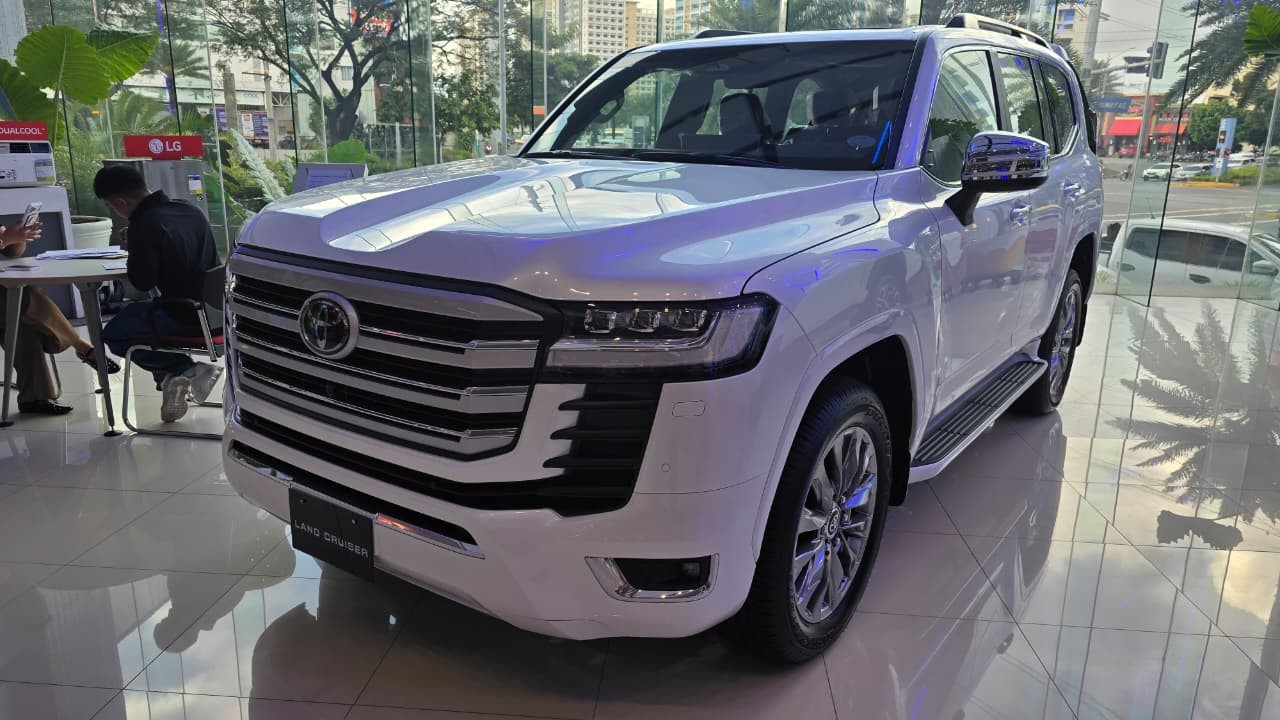 2027 TOYOTA LAND CRUISER SUV ZX 3.3 4WD AT White (Z-911)