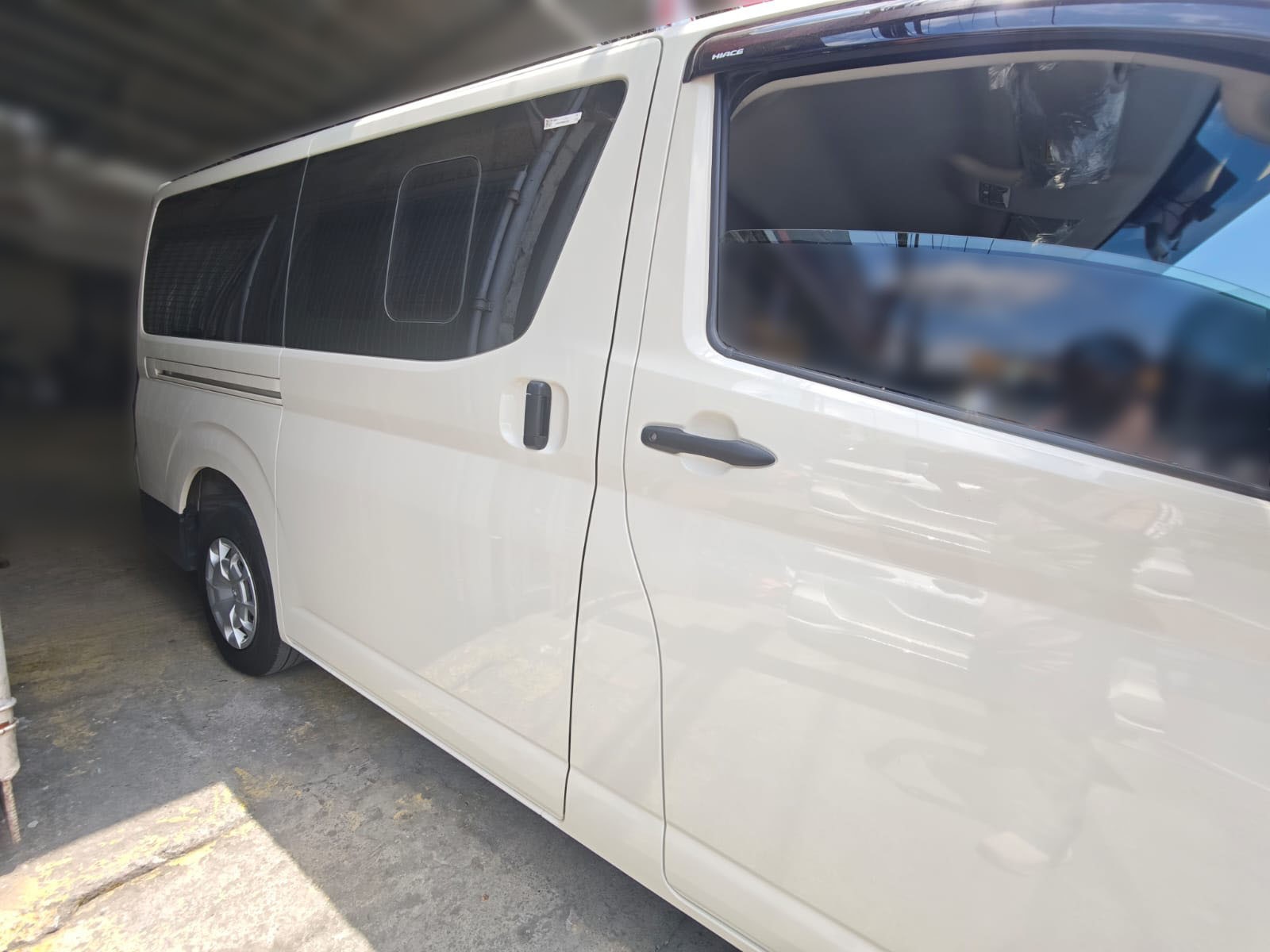 2022 TOYOTA HIACE VAN COMMUTER DELUXE 2.8 2WD MT White image 8