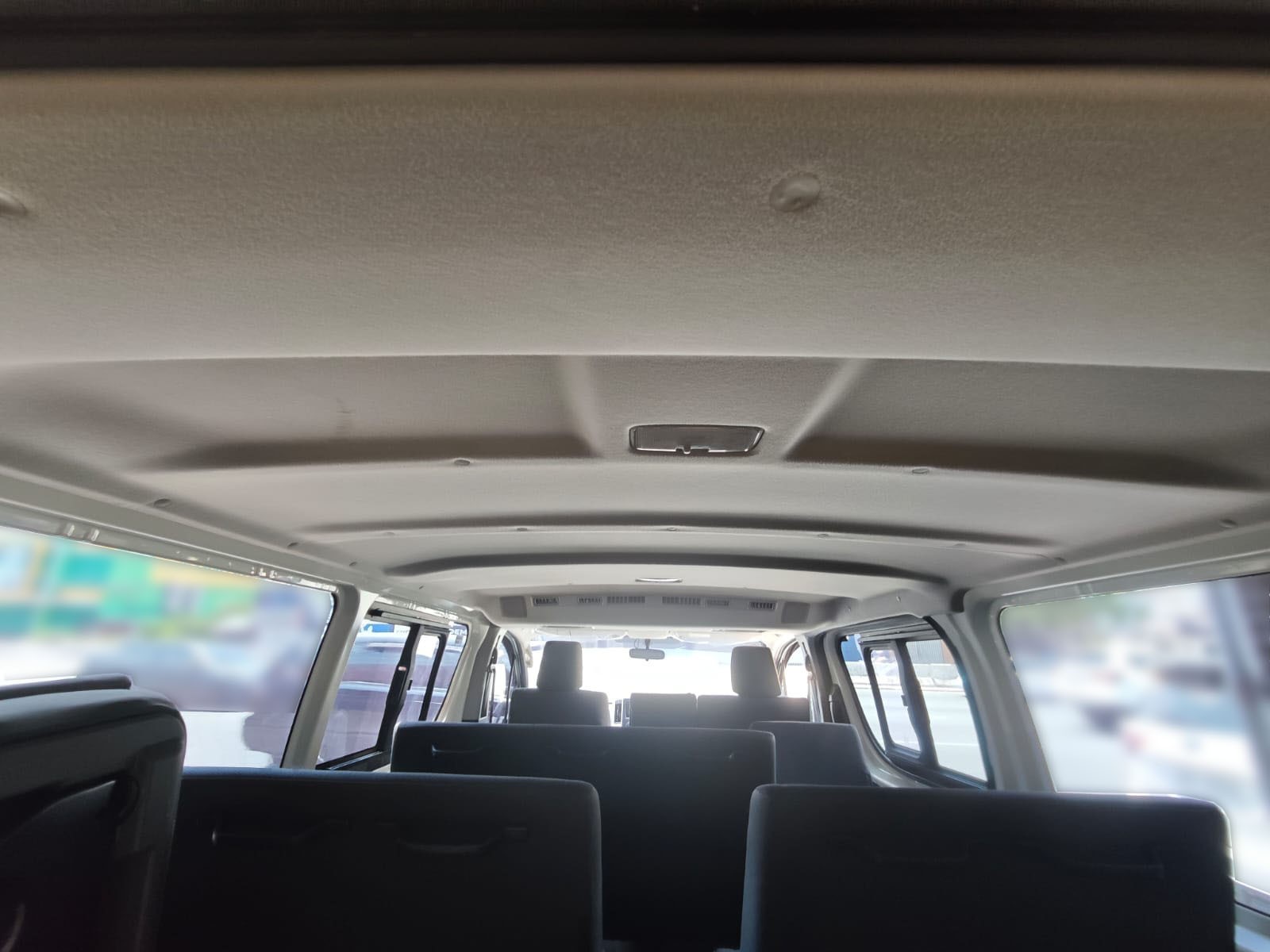 2022 TOYOTA HIACE VAN COMMUTER DELUXE 2.8 2WD MT White image 32
