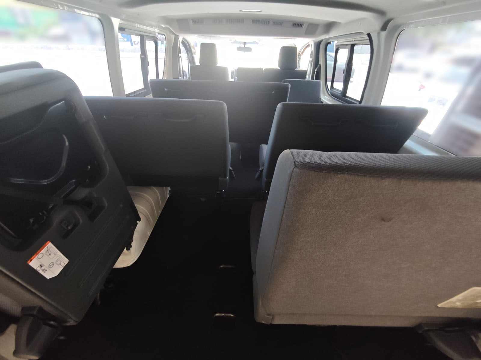 2022 TOYOTA HIACE VAN COMMUTER DELUXE 2.8 2WD MT White image 34