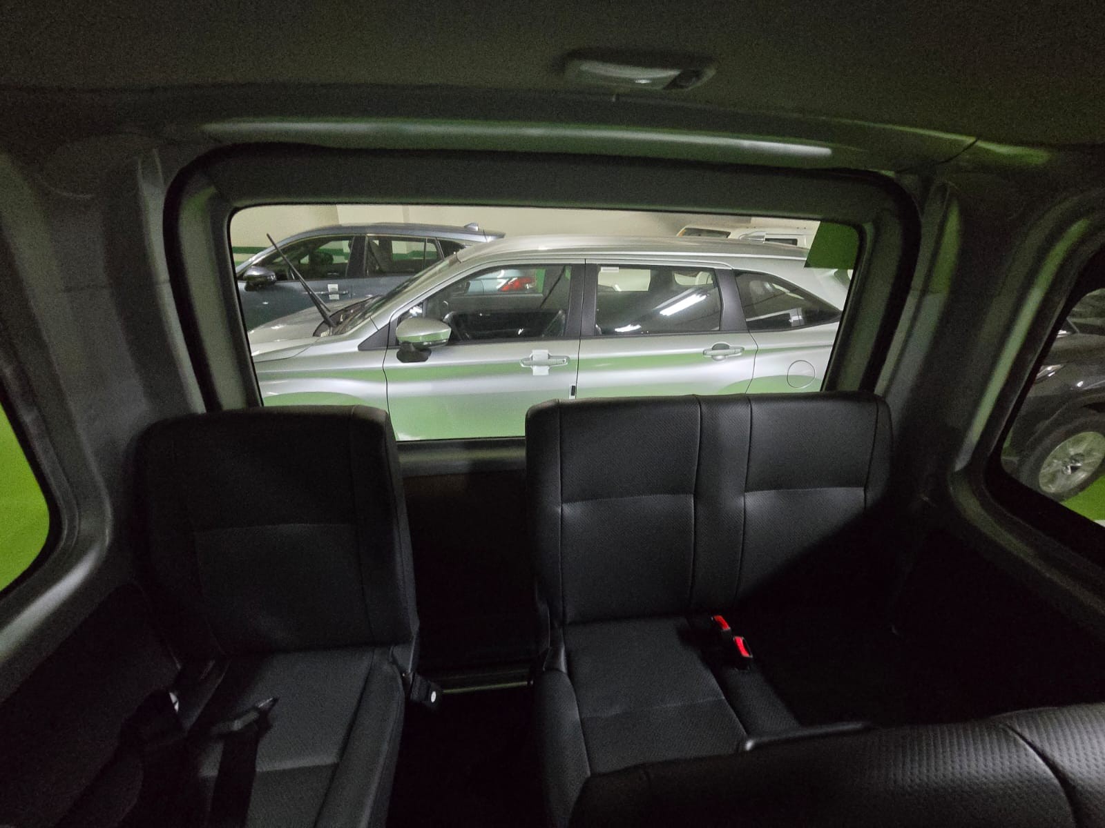 2027 TOYOTA HIACE VAN COMMUTER 3.0 2WD MT Silver image 19
