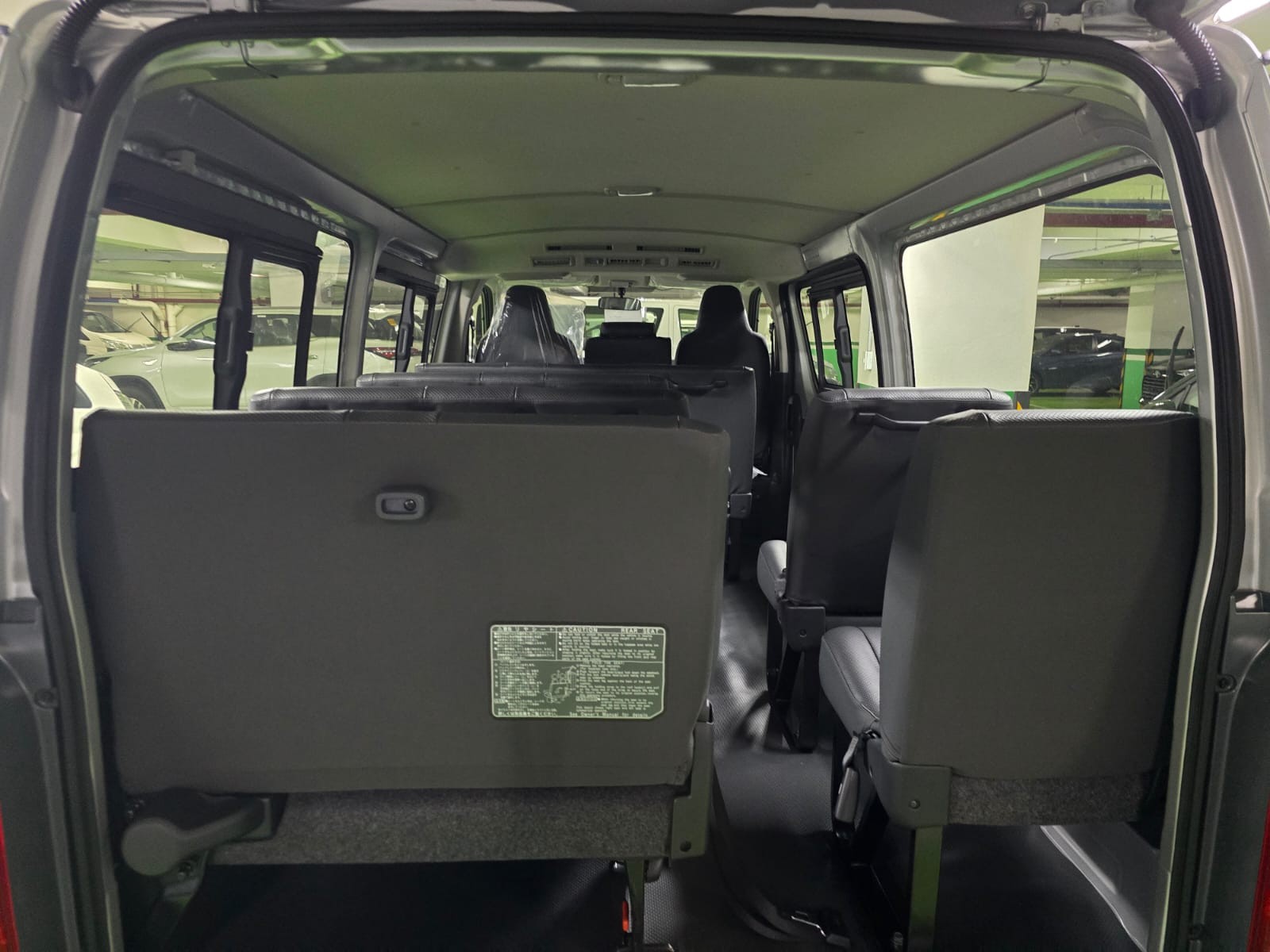 2027 TOYOTA HIACE VAN COMMUTER 3.0 2WD MT Silver image 24
