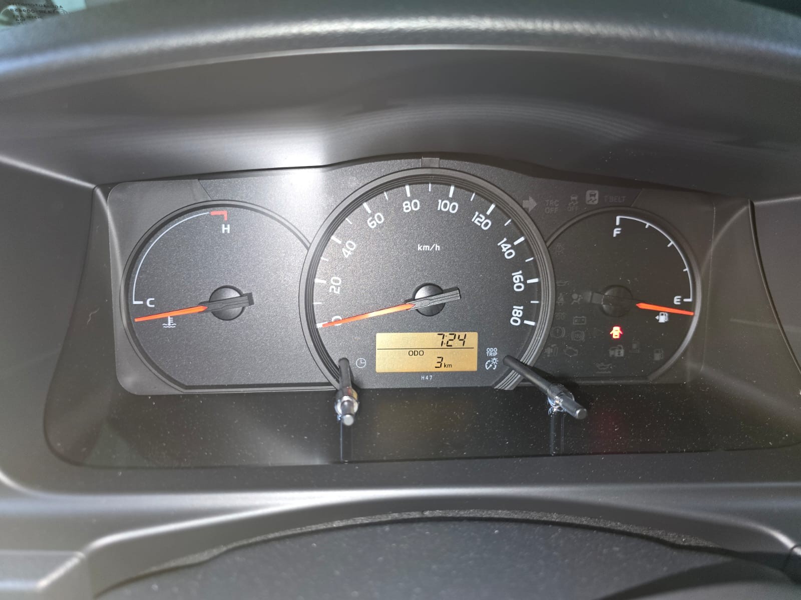 2027 TOYOTA HIACE VAN COMMUTER 3.0 2WD MT Silver image 28