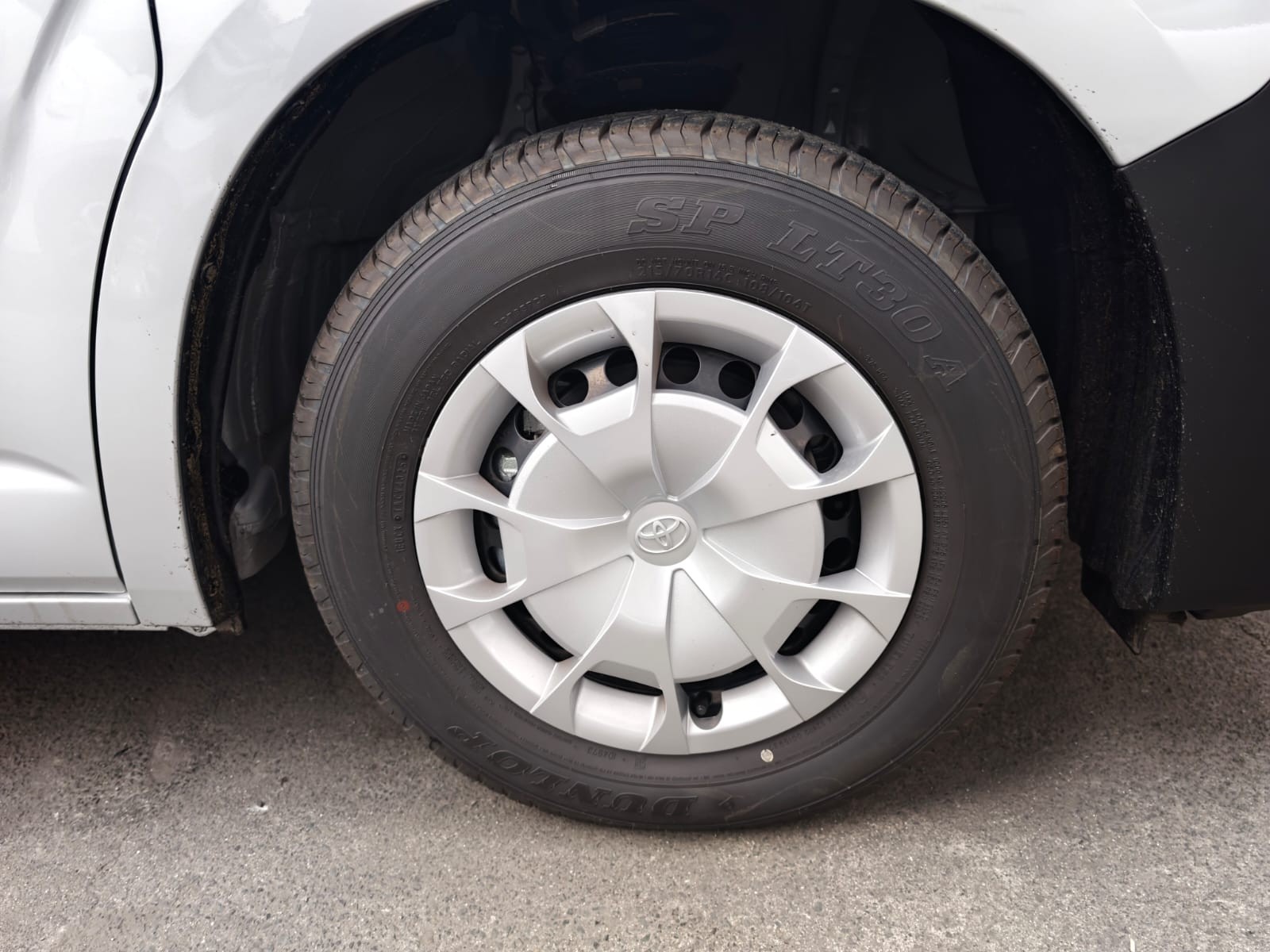 2027 TOYOTA HIACE VAN COMMUTER DELUXE 2.8 2WD MT White image 15