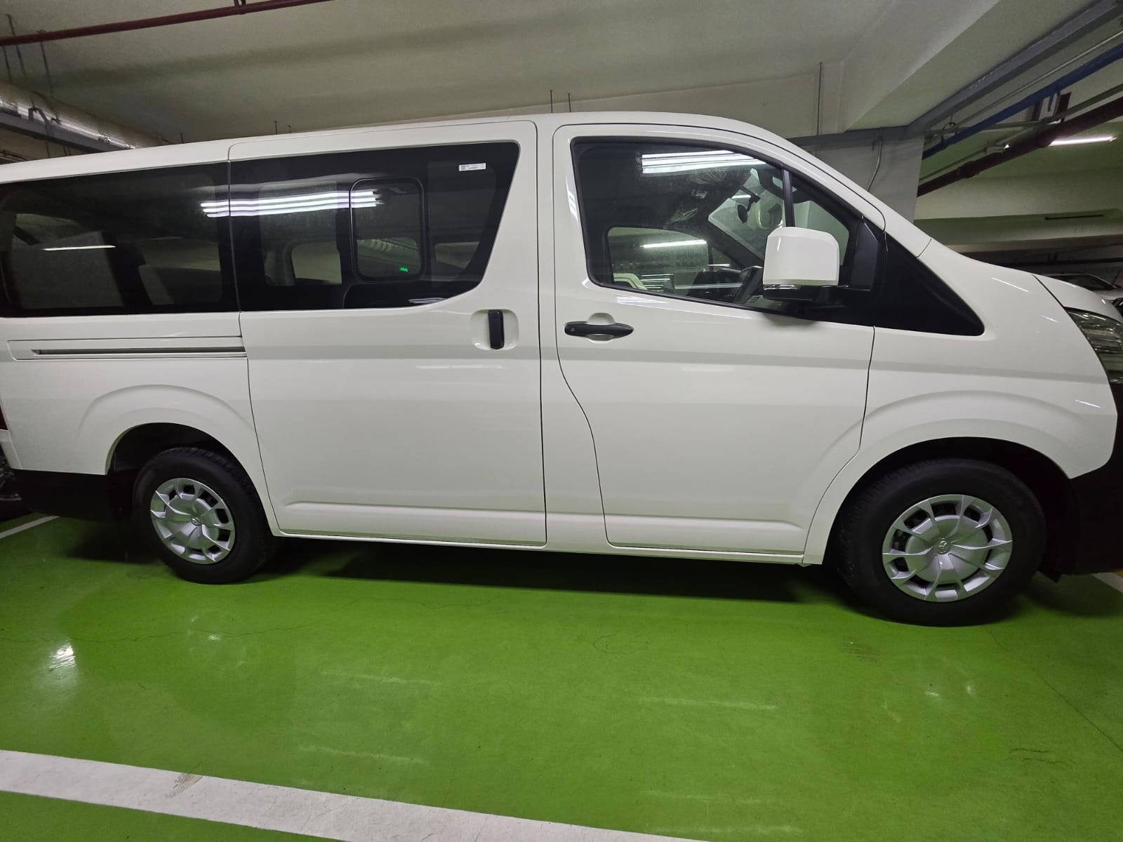 2027 TOYOTA HIACE VAN COMMUTER DELUXE 2.8 2WD MT White image 8
