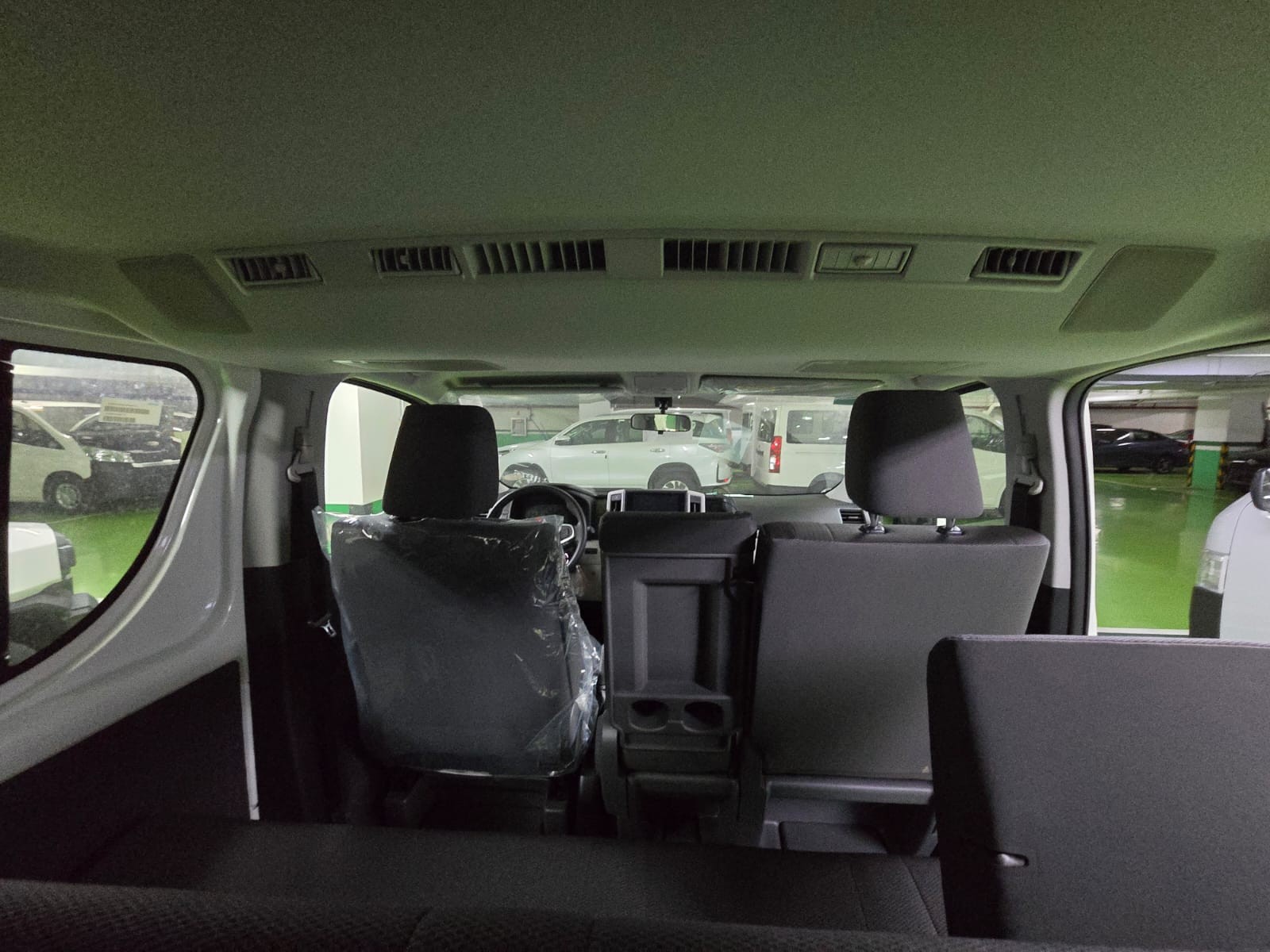 2027 TOYOTA HIACE VAN COMMUTER DELUXE 2.8 2WD MT White image 24