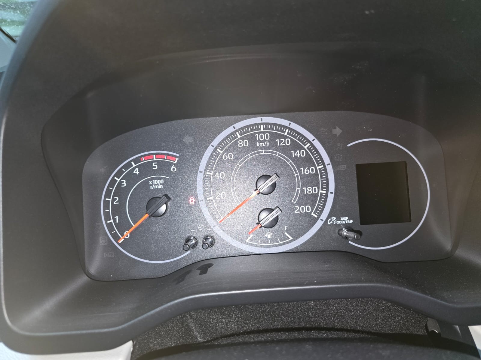 2027 TOYOTA HIACE VAN COMMUTER DELUXE 2.8 2WD MT White image 32