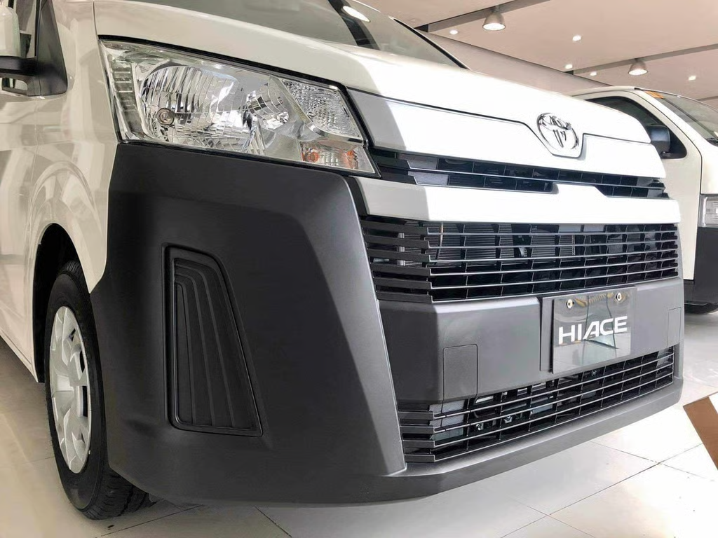 2027 TOYOTA HIACE VAN COMMUTER DELUXE 2.8 2WD MT White image 7