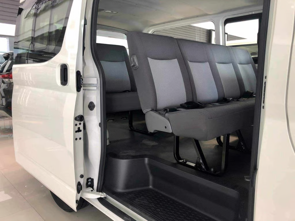 2027 TOYOTA HIACE VAN COMMUTER DELUXE 2.8 2WD MT White image 10