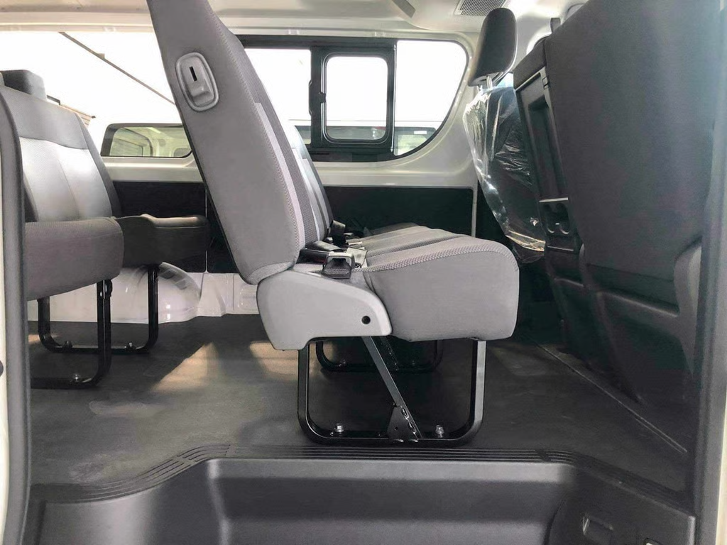 2027 TOYOTA HIACE VAN COMMUTER DELUXE 2.8 2WD MT White image 11