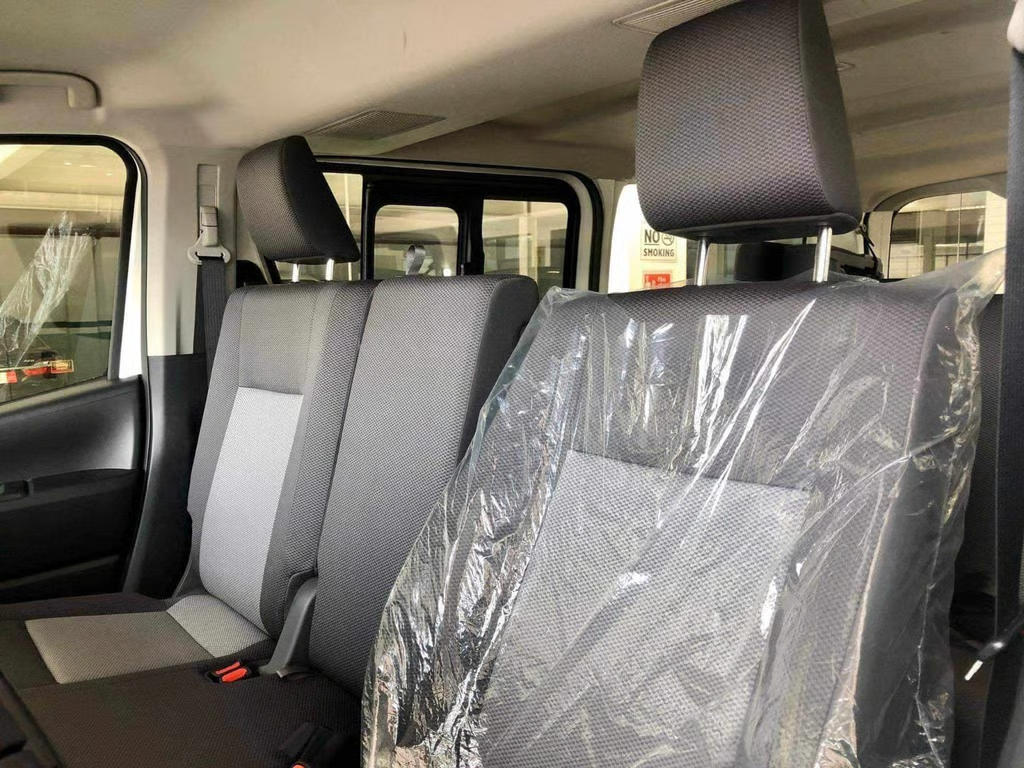 2027 TOYOTA HIACE VAN COMMUTER DELUXE 2.8 2WD MT White image 12