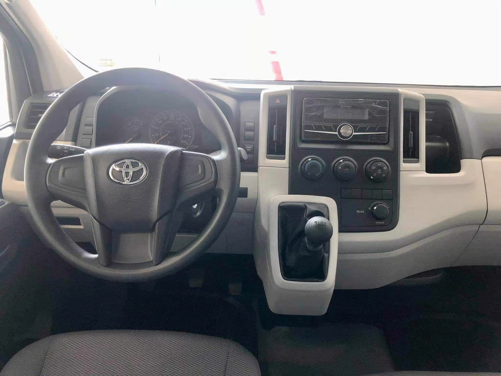 2027 TOYOTA HIACE VAN COMMUTER DELUXE 2.8 2WD MT White image 16