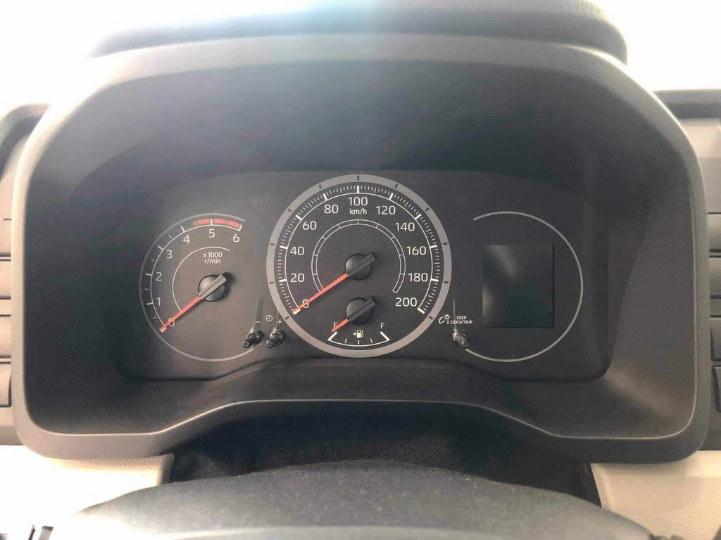 2027 TOYOTA HIACE VAN COMMUTER DELUXE 2.8 2WD MT White image 19