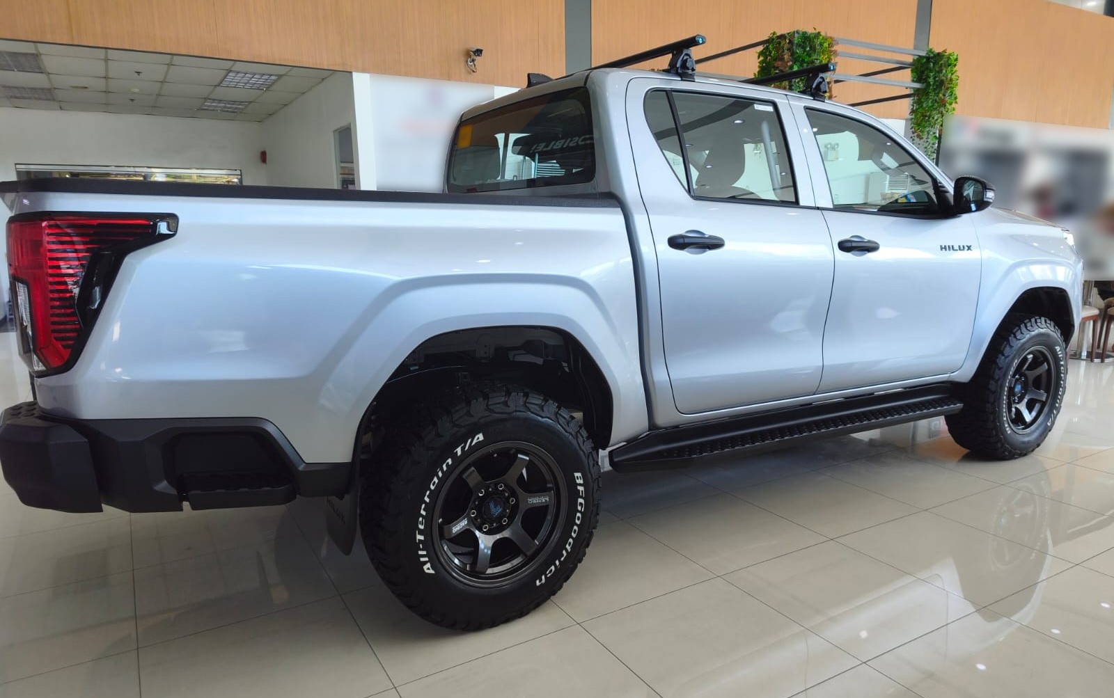 2026 TOYOTA HILUX DOUBLE CAB E 2.8 2WD AT White image 6