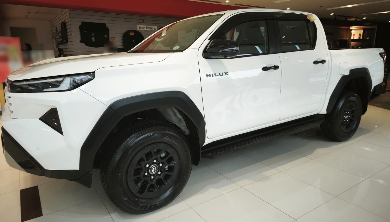 2026 TOYOTA HILUX DOUBLE CAB G 2.8 2WD AT White image 2