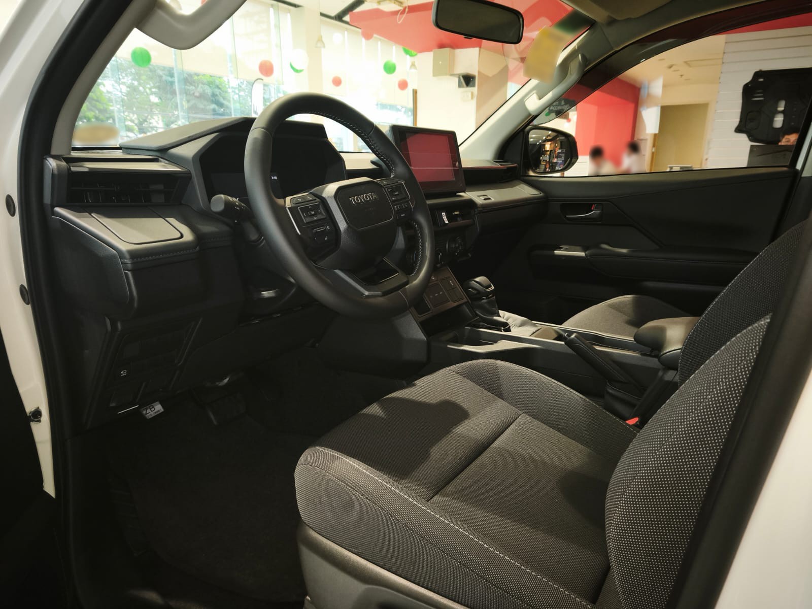 2026 TOYOTA HILUX DOUBLE CAB G 2.8 2WD AT White image 22
