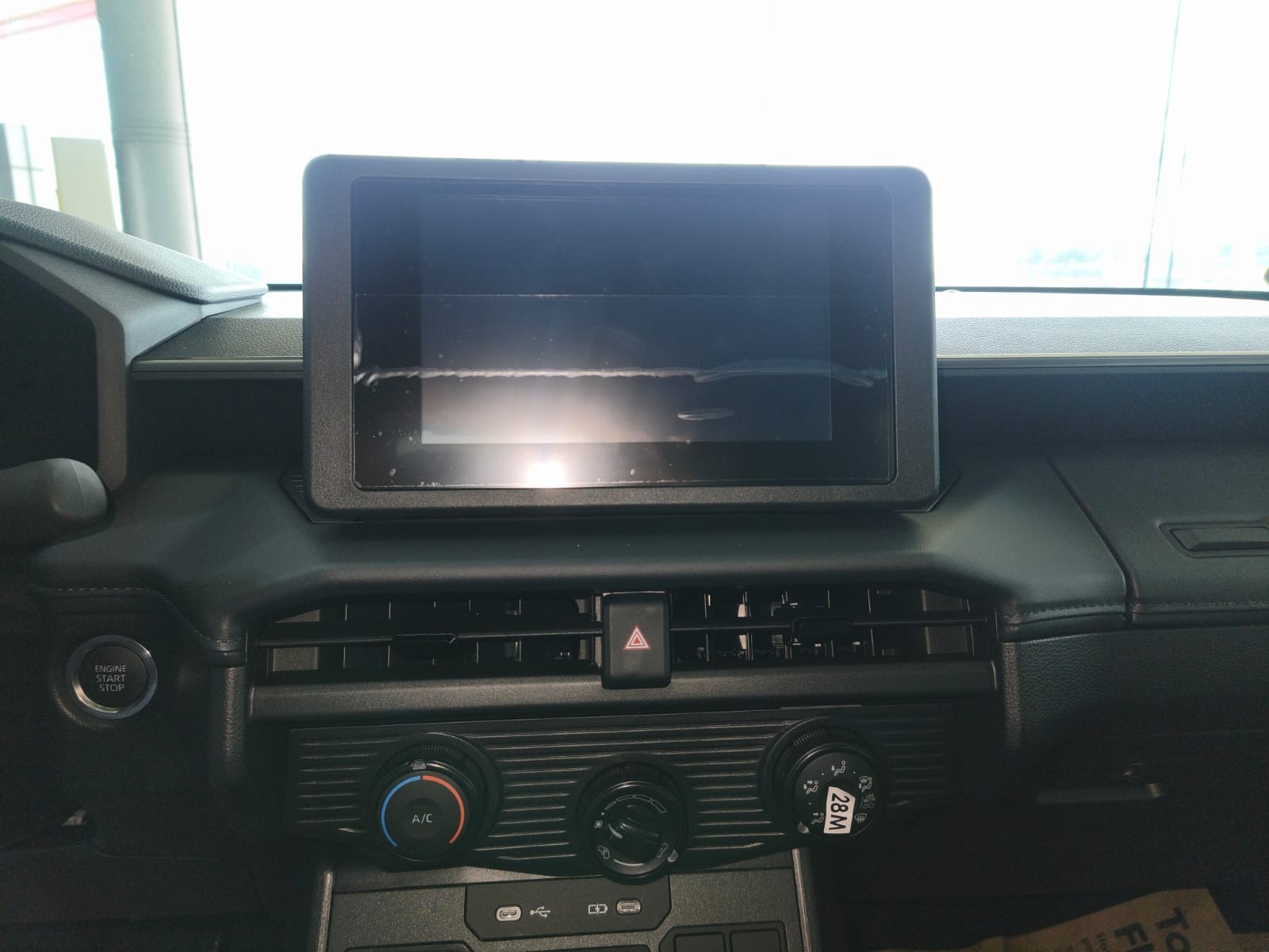 2026 TOYOTA HILUX DOUBLE CAB G 2.8 2WD AT Silver image 29