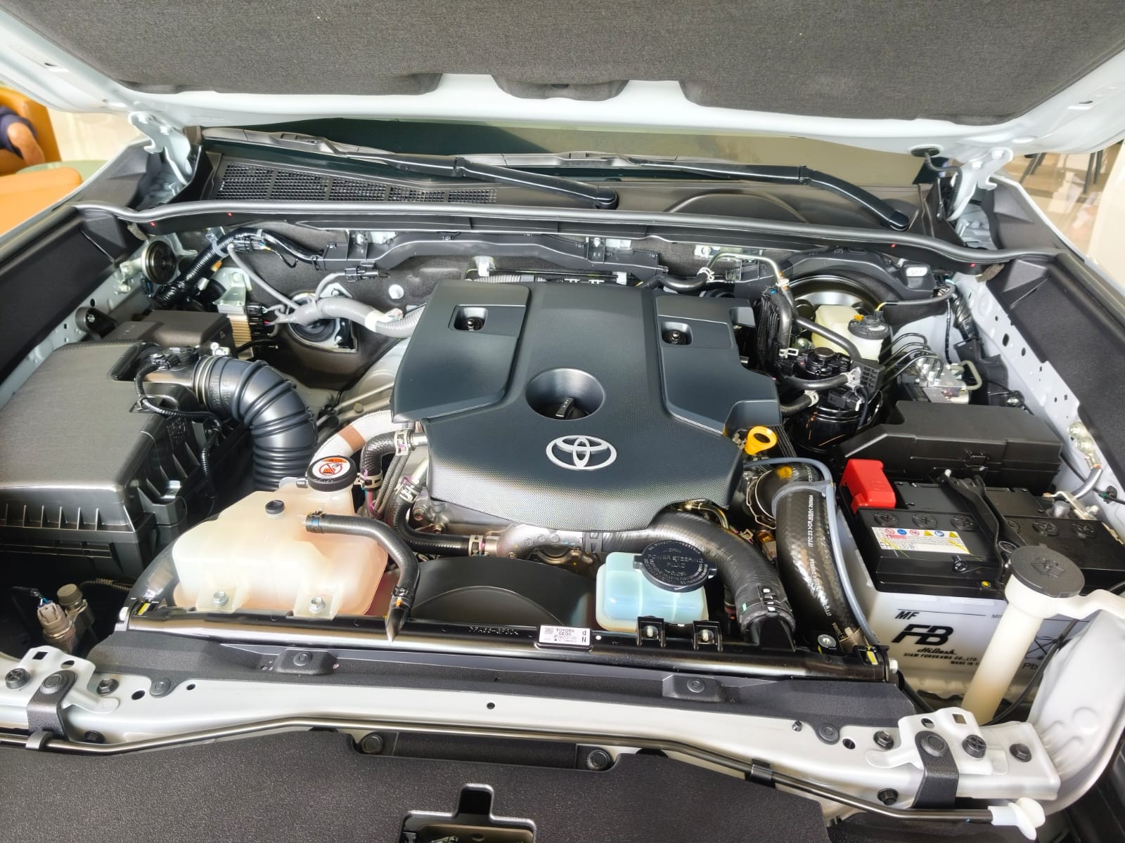 2026 TOYOTA HILUX DOUBLE CAB G 2.8 2WD AT Silver image 32