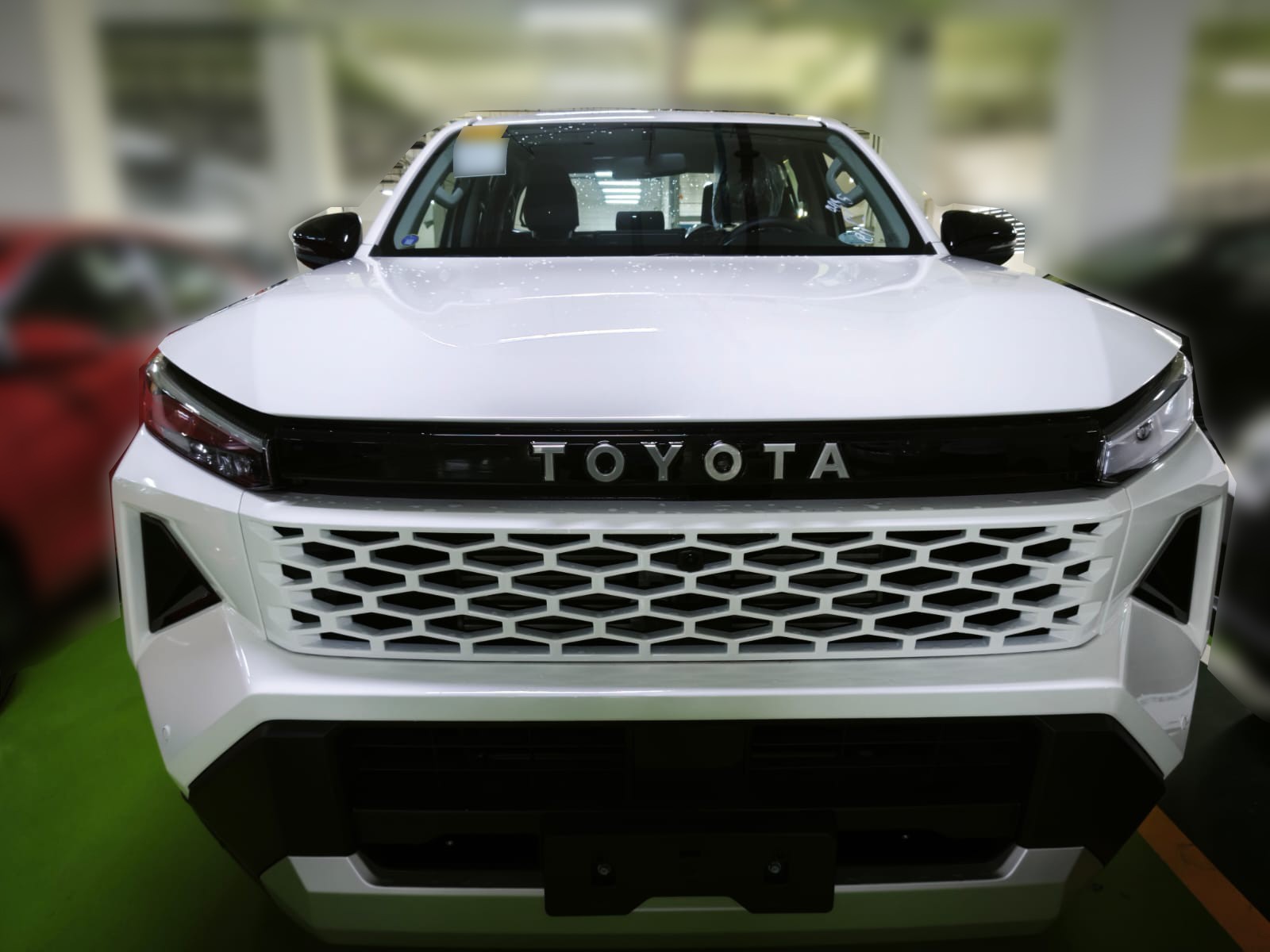 2026 TOYOTA HILUX DOUBLE CAB E 2.8 4WD MT White image 10