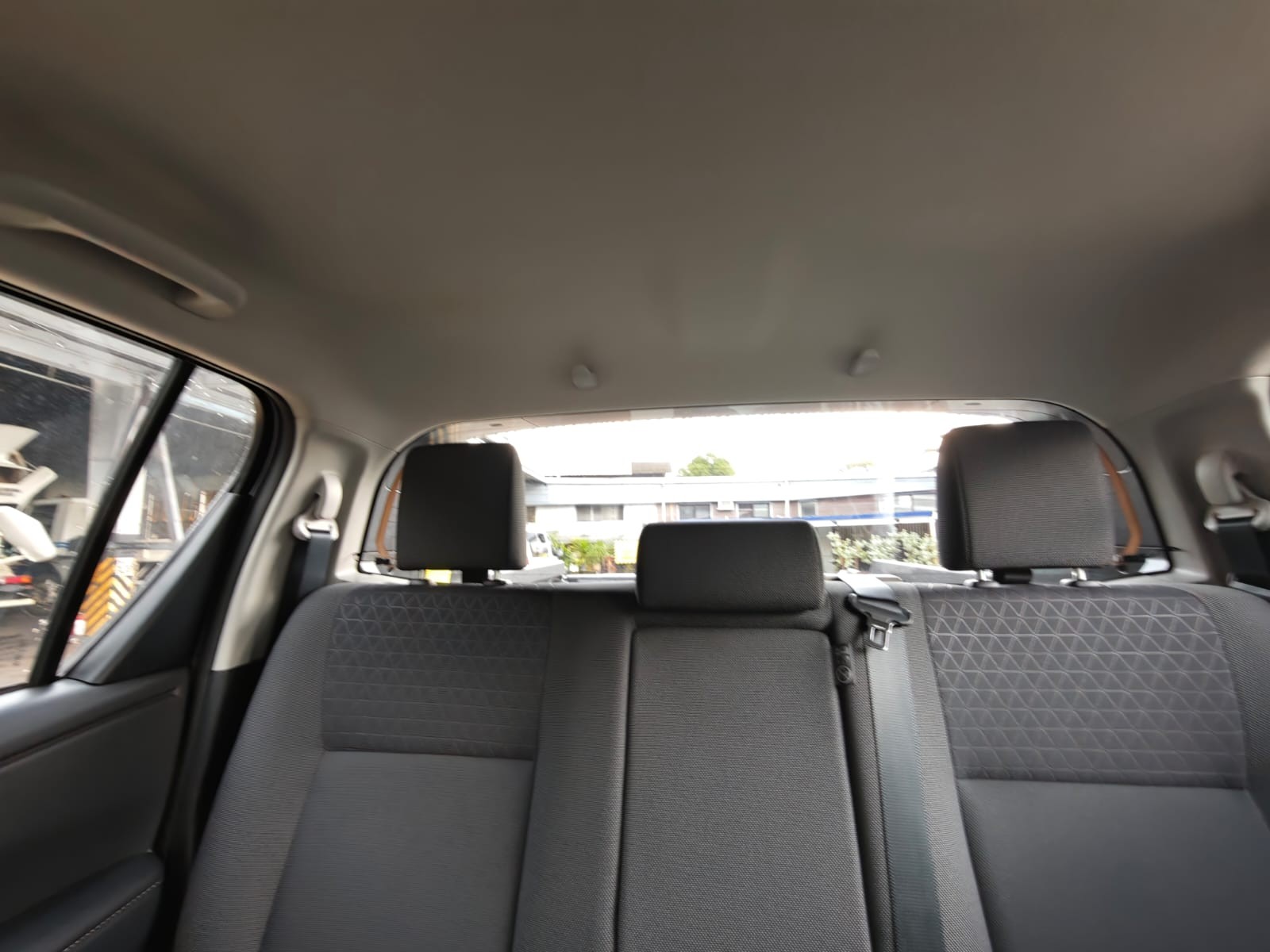 2026 TOYOTA HILUX DOUBLE CAB E 2.8 4WD MT Silver image 16