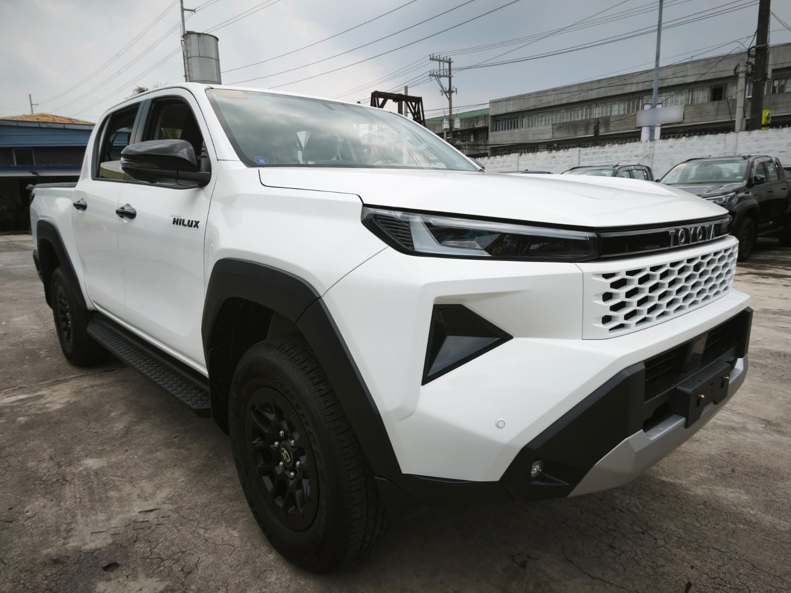 2026 TOYOTA HILUX DOUBLE CAB E 2.8 4WD MT White image 7