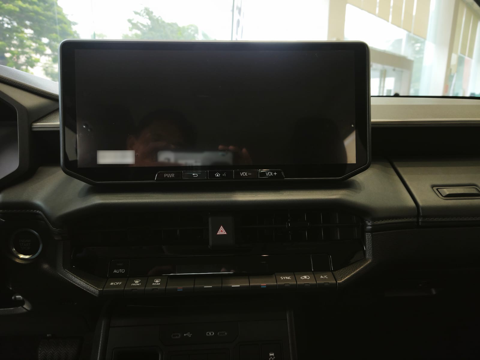 2026 TOYOTA HILUX DOUBLE CAB CONQUEST 2.8 2WD AT White image 34