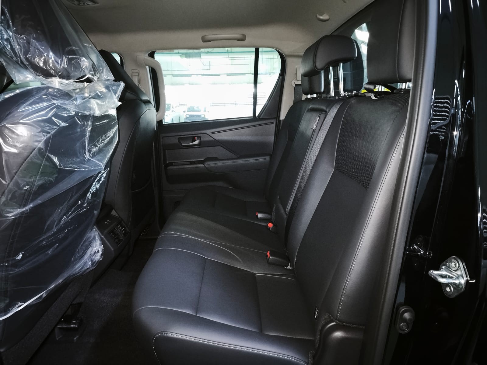 2026 TOYOTA HILUX DOUBLE CAB CONQUEST 2.8 4WD AT Black image 22