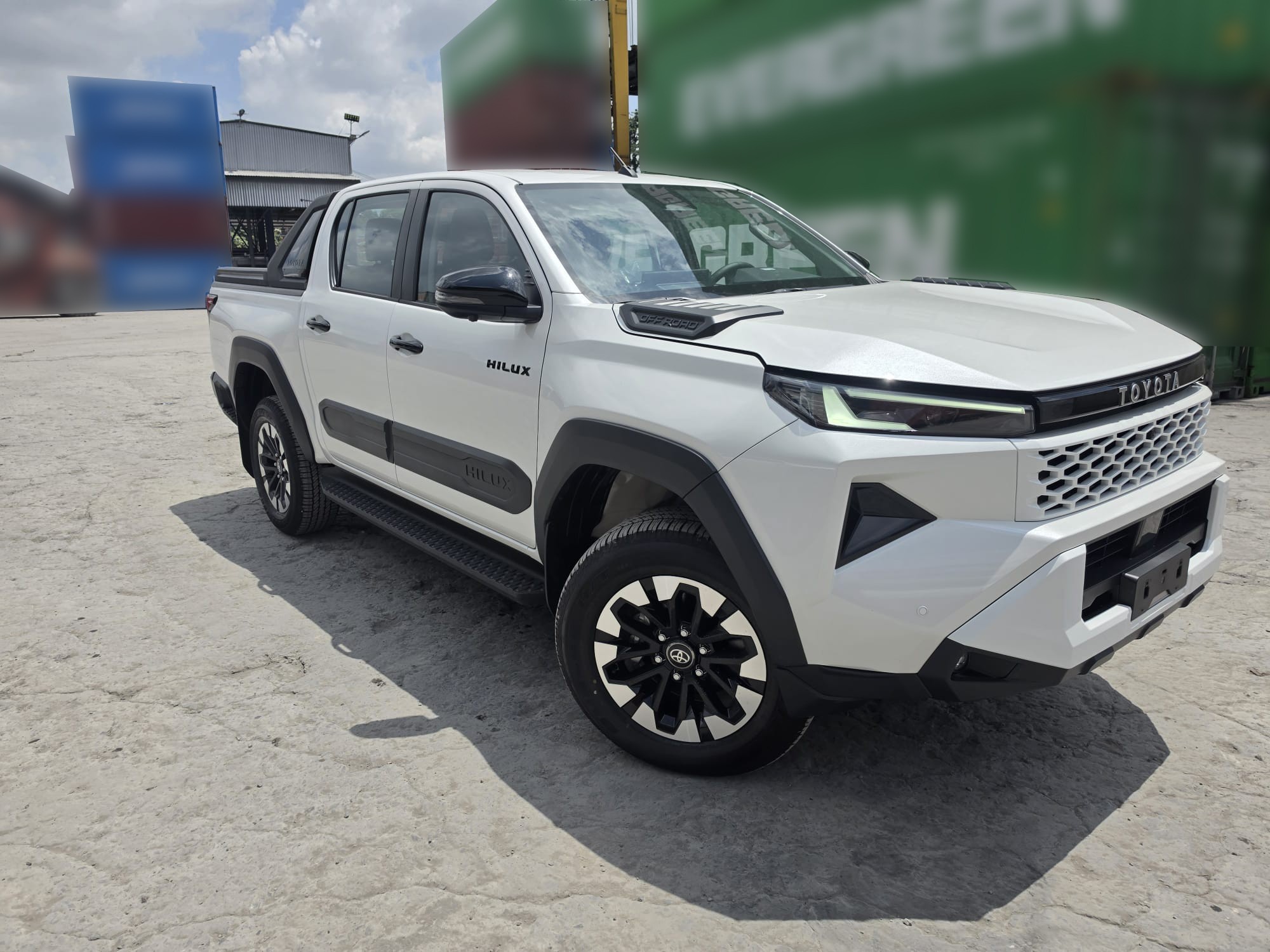 2026 TOYOTA HILUX DOUBLE CAB TRAILHUNTER 2.8 4WD AT White image 7