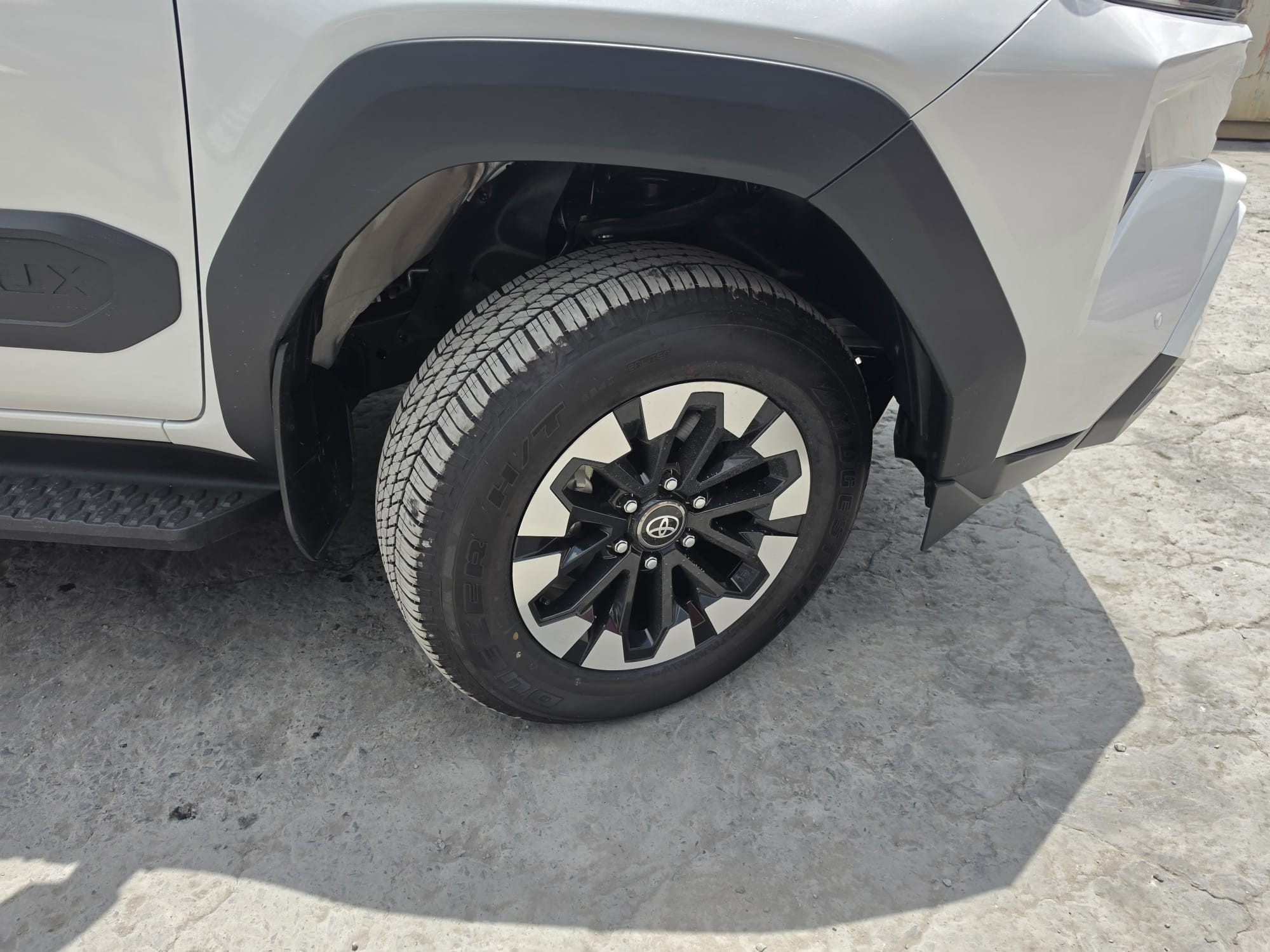 2026 TOYOTA HILUX DOUBLE CAB TRAILHUNTER 2.8 4WD AT White image 12