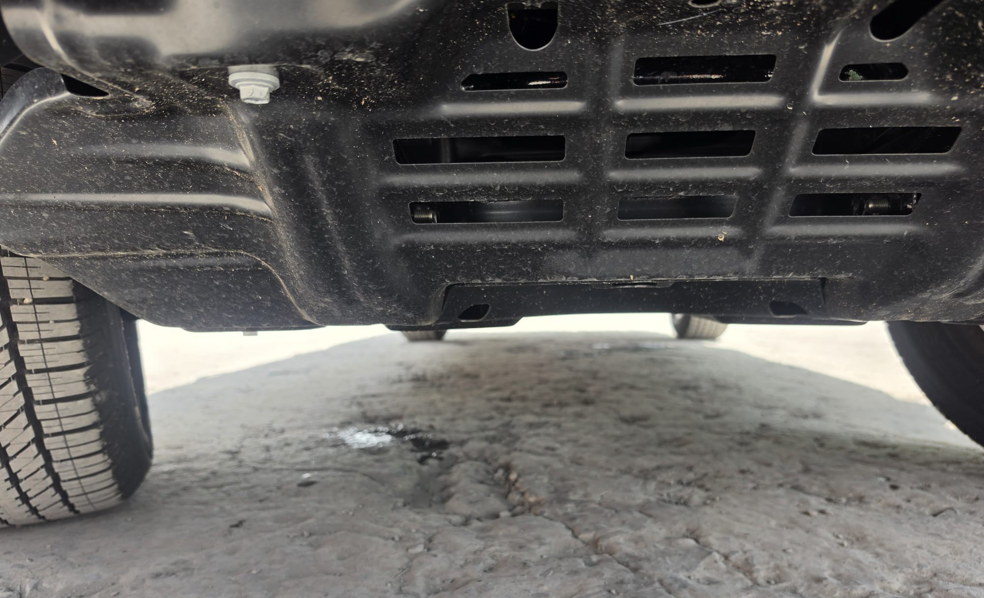 2026 TOYOTA HILUX DOUBLE CAB TRAILHUNTER 2.8 4WD AT White image 13