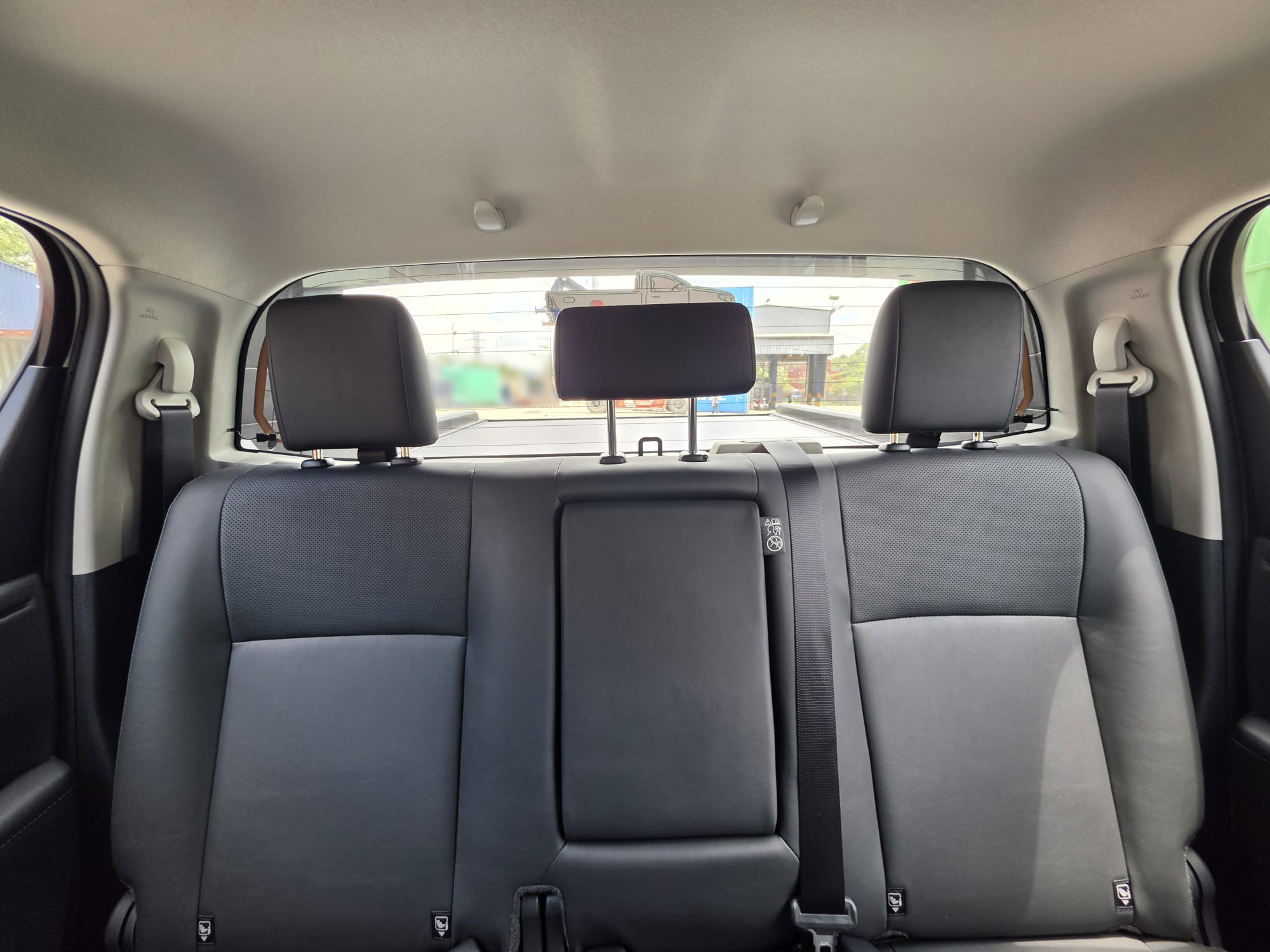 2026 TOYOTA HILUX DOUBLE CAB TRAILHUNTER 2.8 4WD AT White image 19