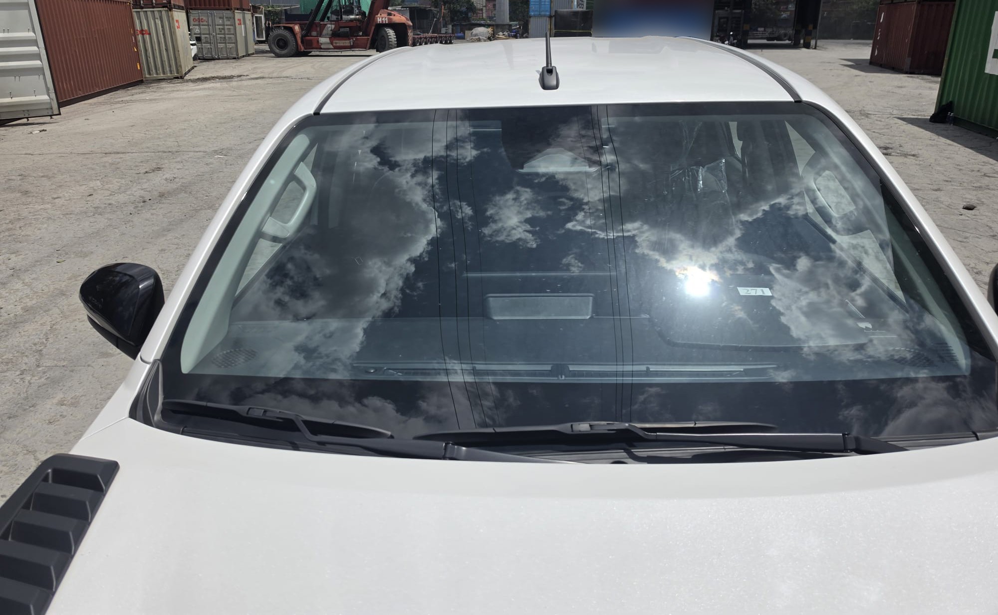 2026 TOYOTA HILUX DOUBLE CAB TRAILHUNTER 2.8 4WD AT White image 37