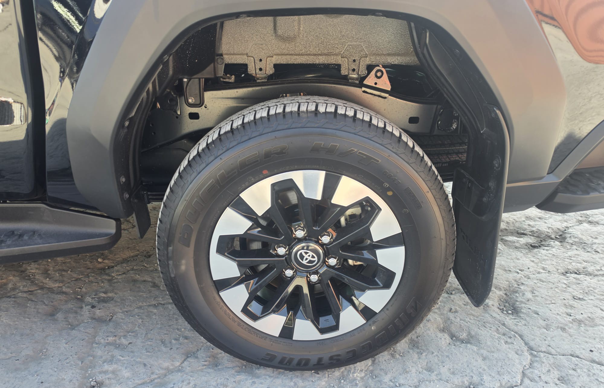 2026 TOYOTA HILUX DOUBLE CAB TRAILHUNTER 2.8 4WD AT Black image 10