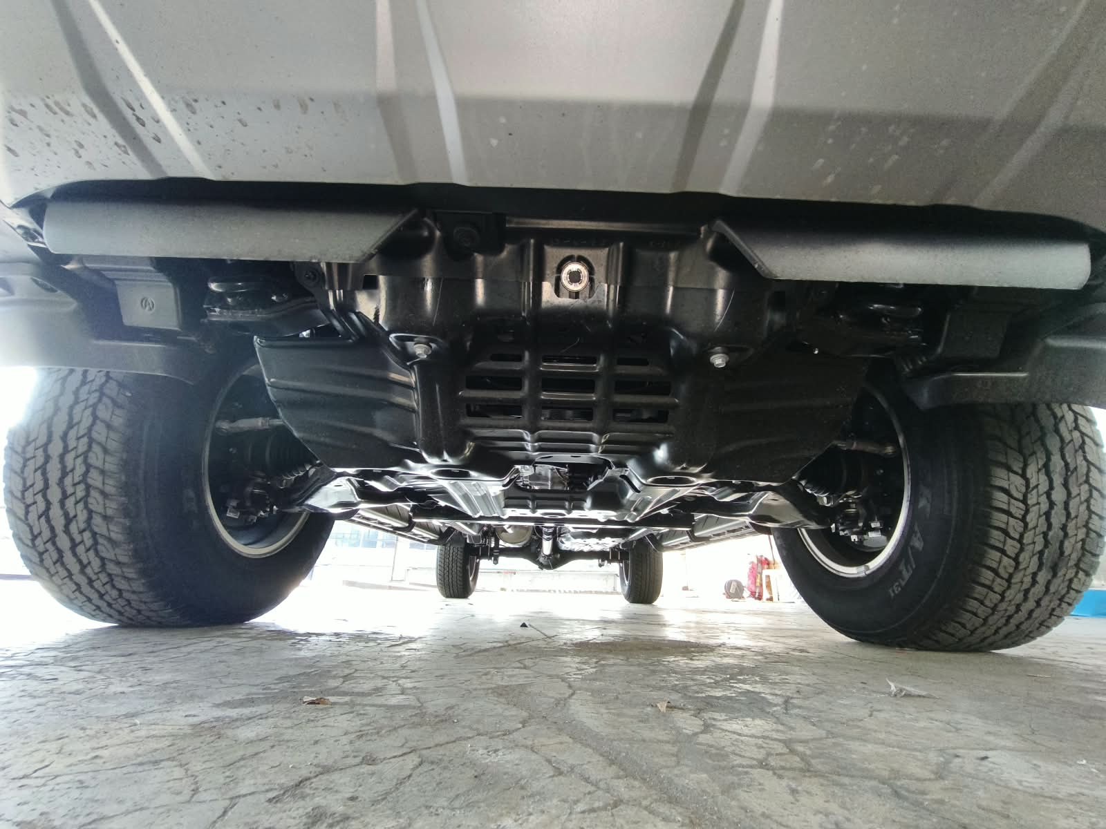 2026 TOYOTA HILUX DOUBLE CAB E 2.8 4WD MT White image 14