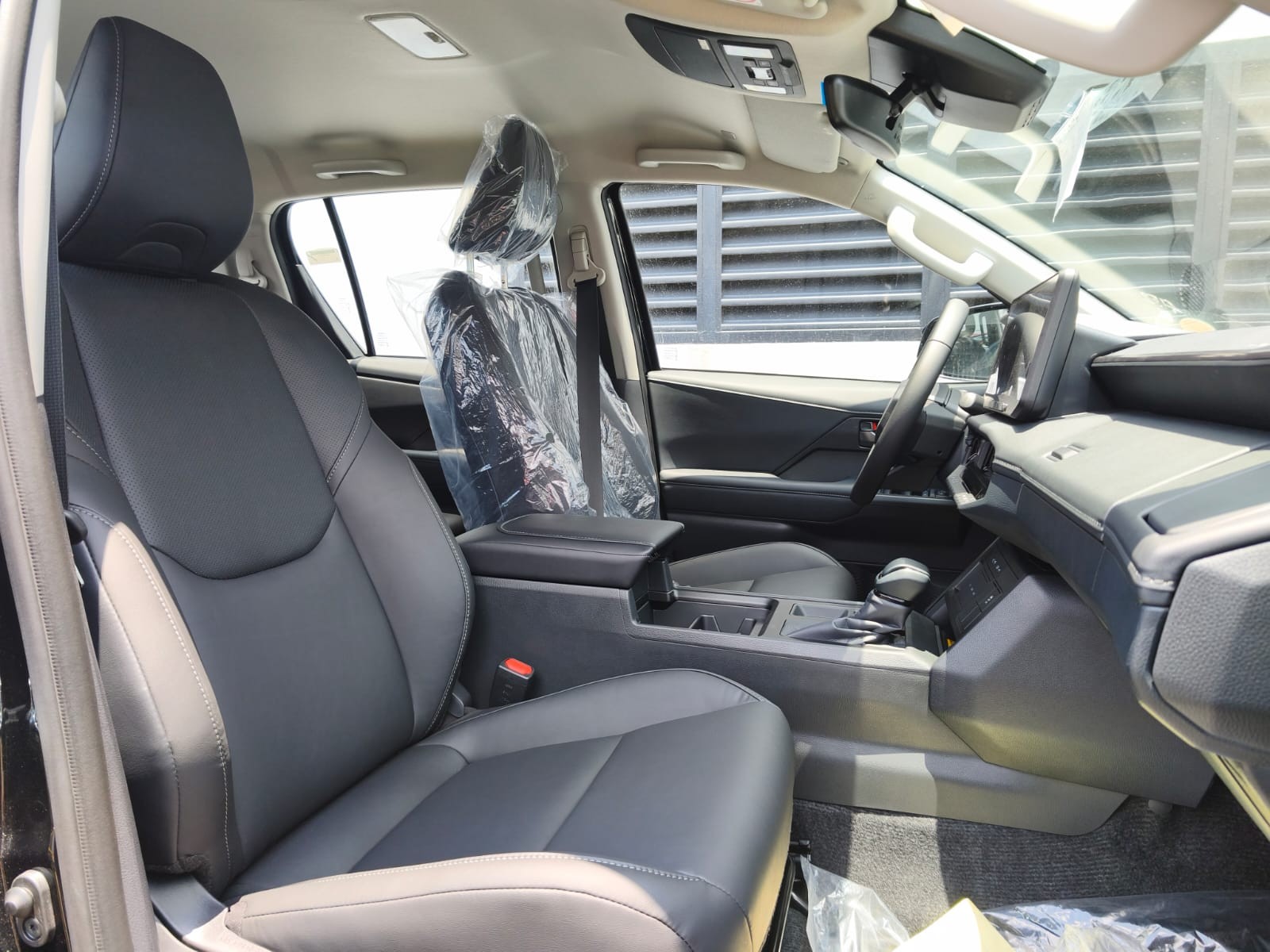 2026 TOYOTA HILUX DOUBLE CAB CONQUEST 2.8 2WD AT Black image 20