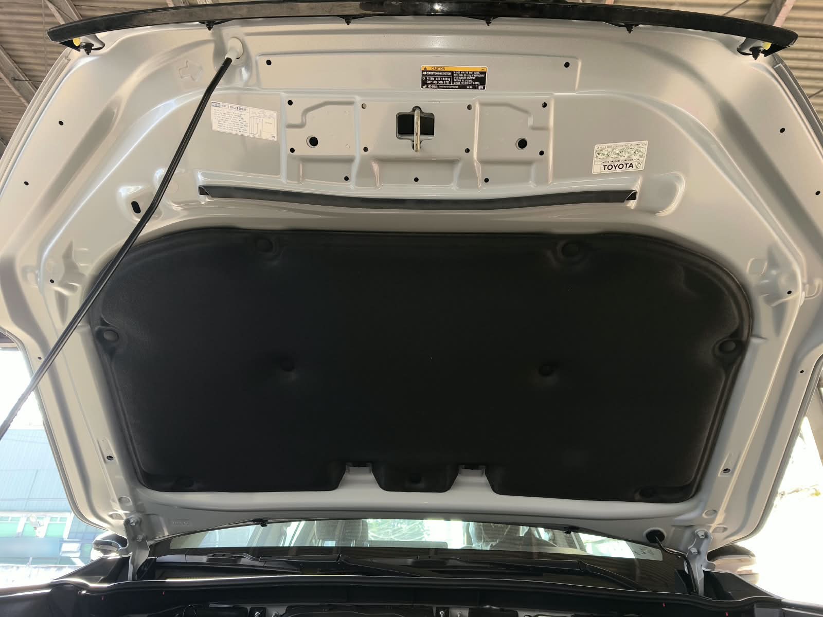 2026 TOYOTA HILUX DOUBLE CAB E 2.8 4WD MT Silver image 29