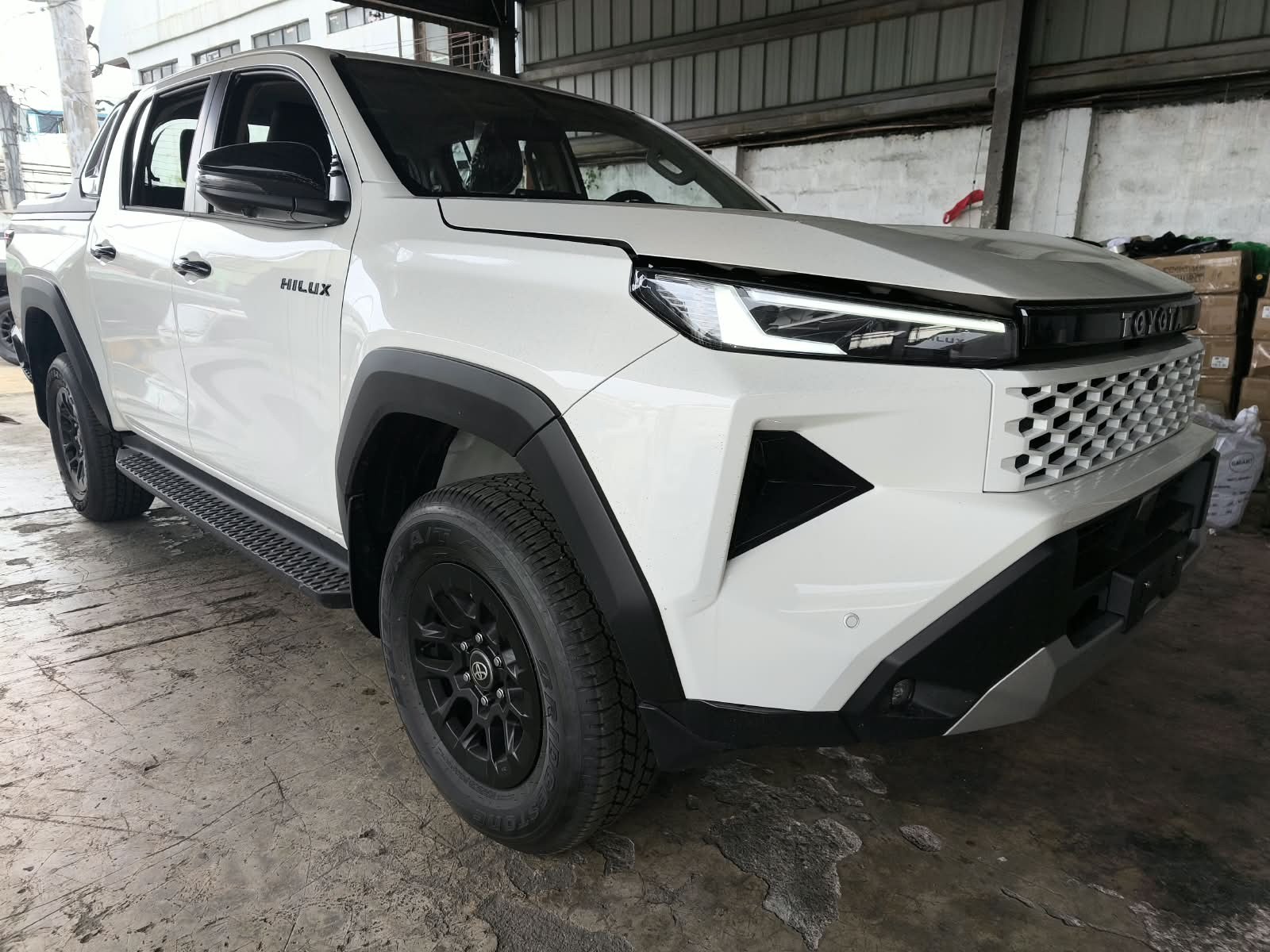 2026 TOYOTA HILUX DOUBLE CAB E 2.8 4WD MT White image 7