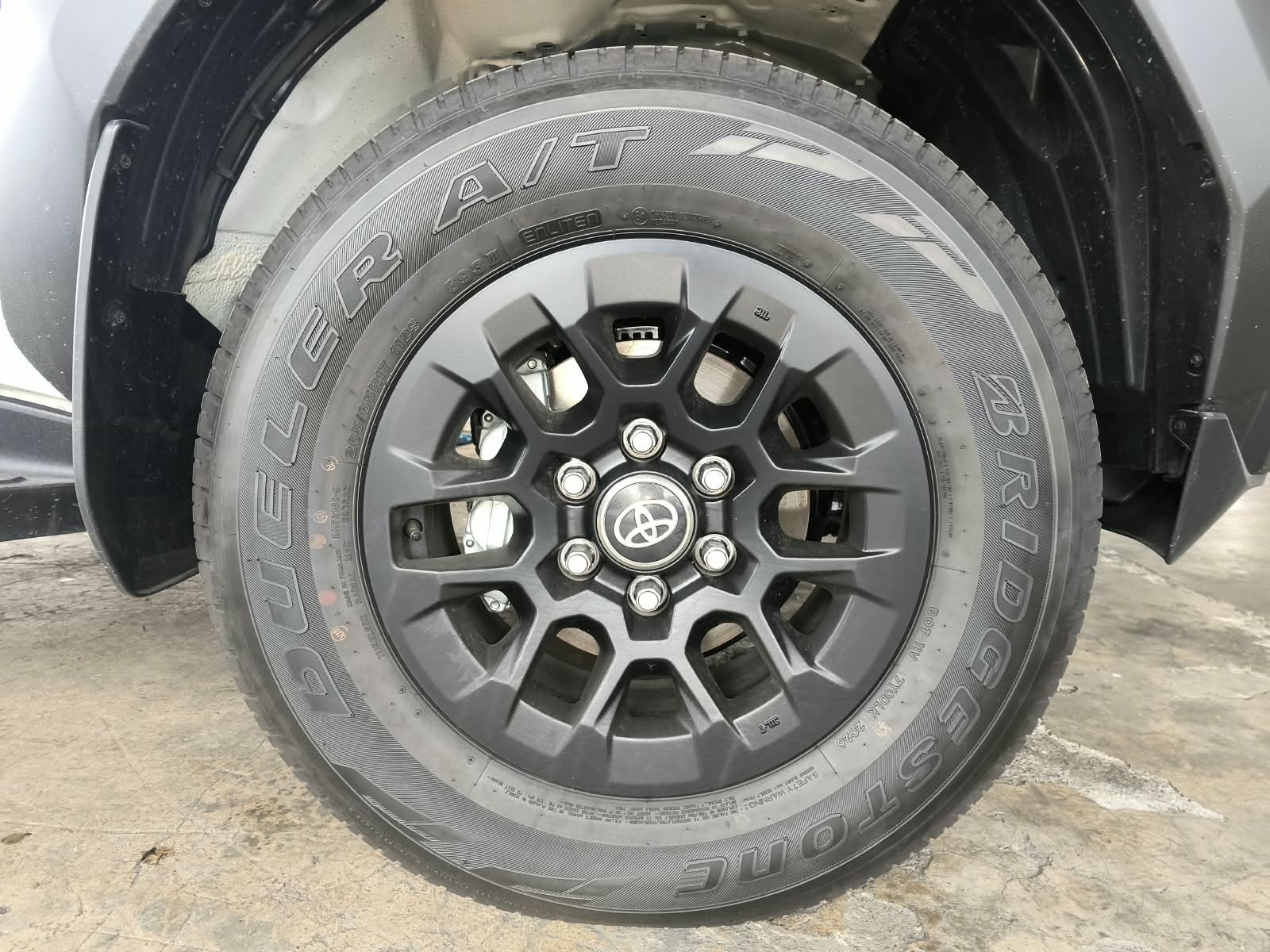 2026 TOYOTA HILUX DOUBLE CAB E 2.8 4WD MT White image 10