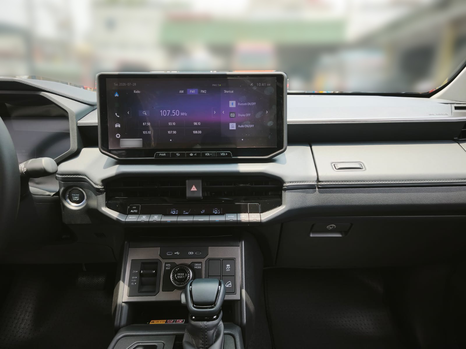 2026 TOYOTA HILUX DOUBLE CAB CONQUEST 2.8 4WD AT Black image 29