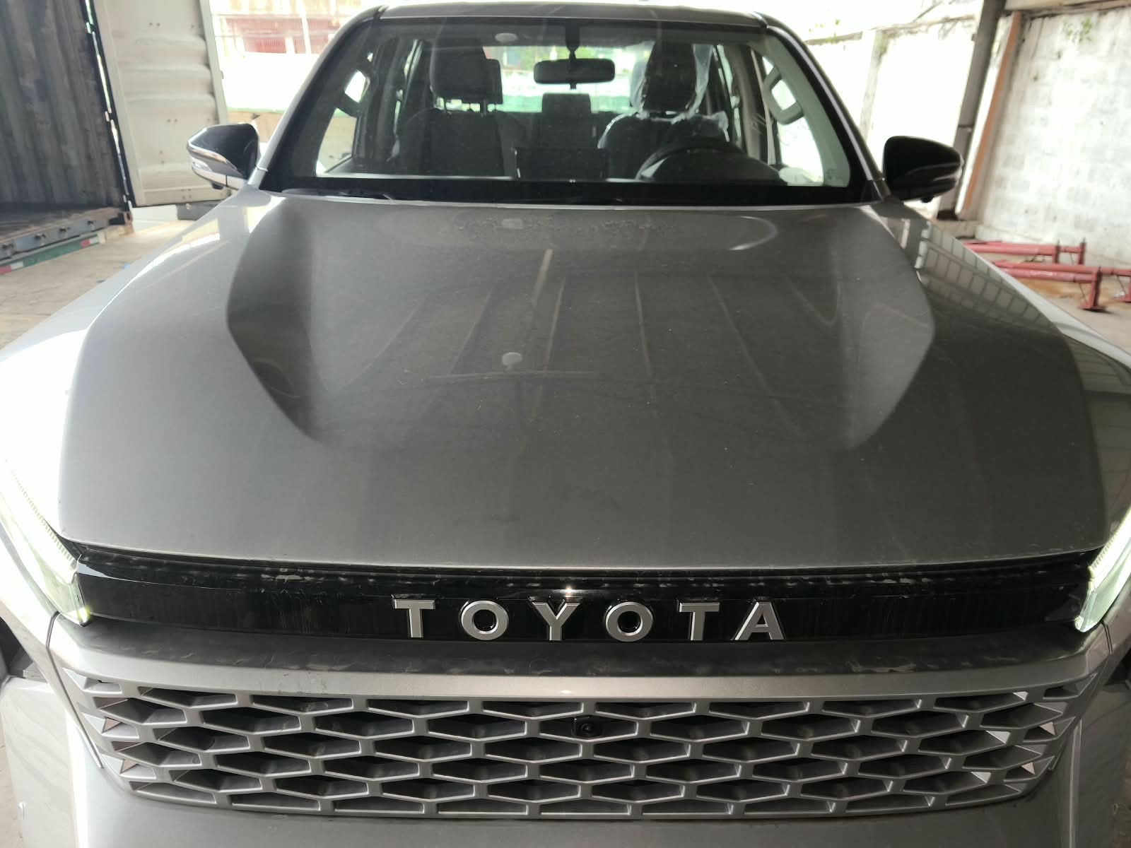 2026 TOYOTA HILUX DOUBLE CAB E 2.8 4WD MT Silver image 9