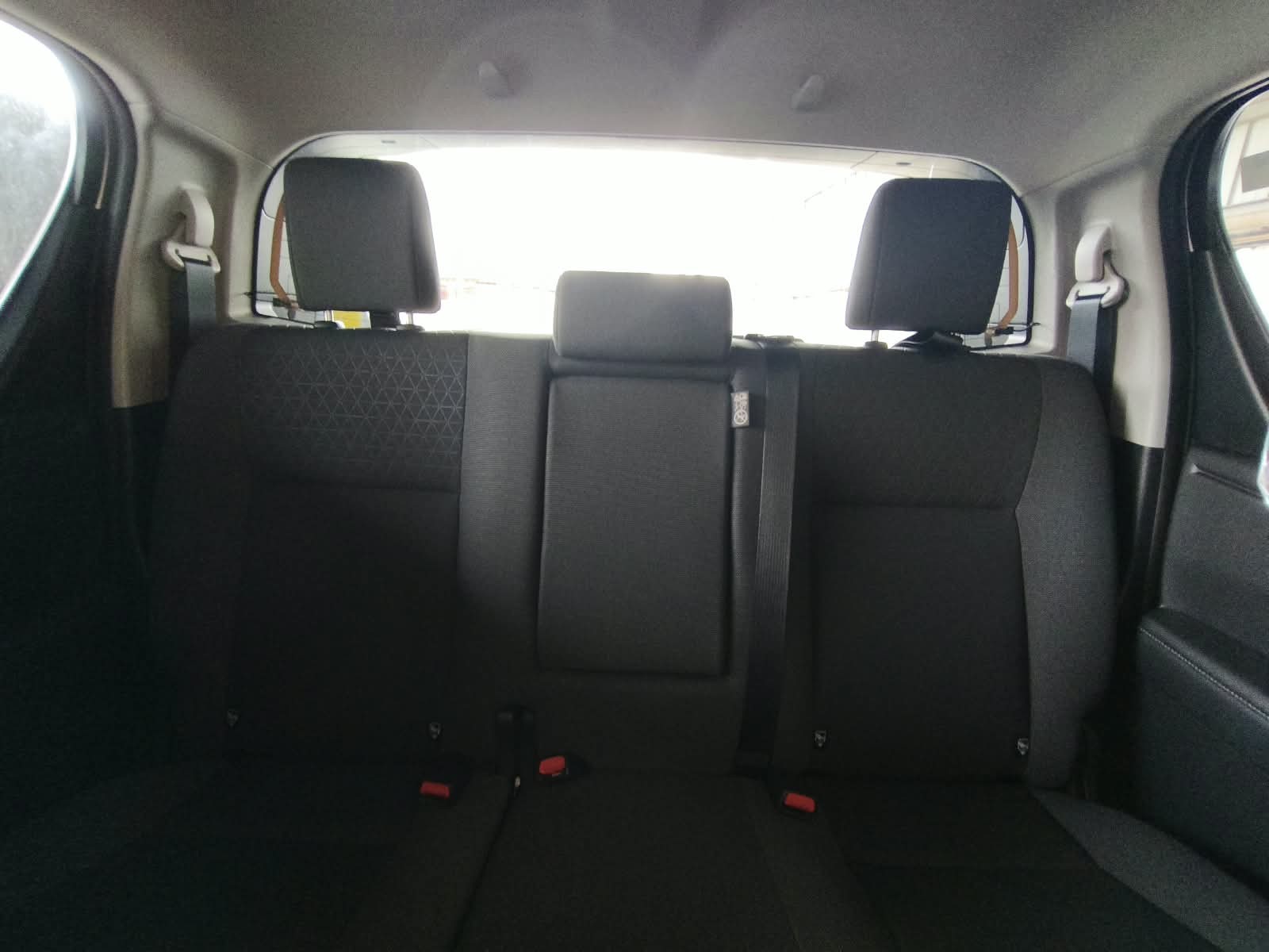 2026 TOYOTA HILUX DOUBLE CAB E 2.8 4WD MT Silver image 16