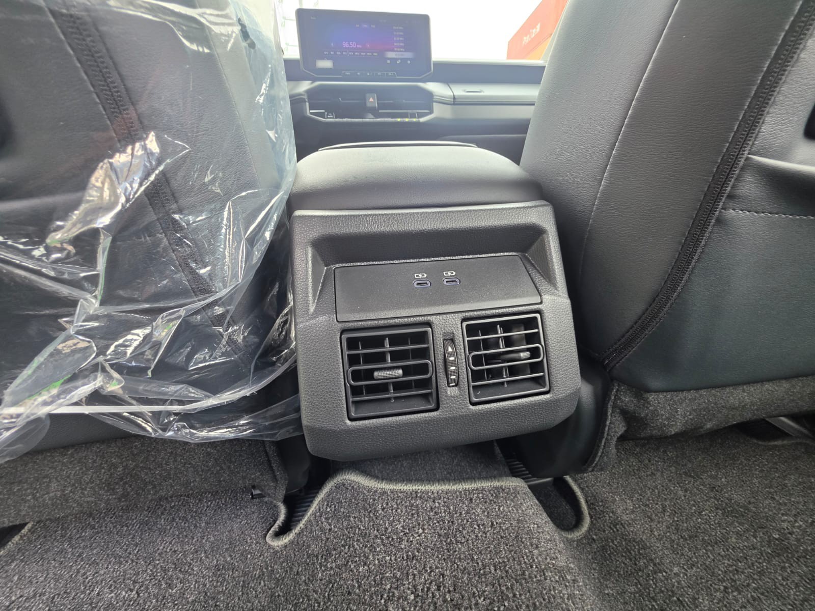 2026 TOYOTA HILUX DOUBLE CAB TRAILHUNTER 2.8 4WD AT Gray image 30