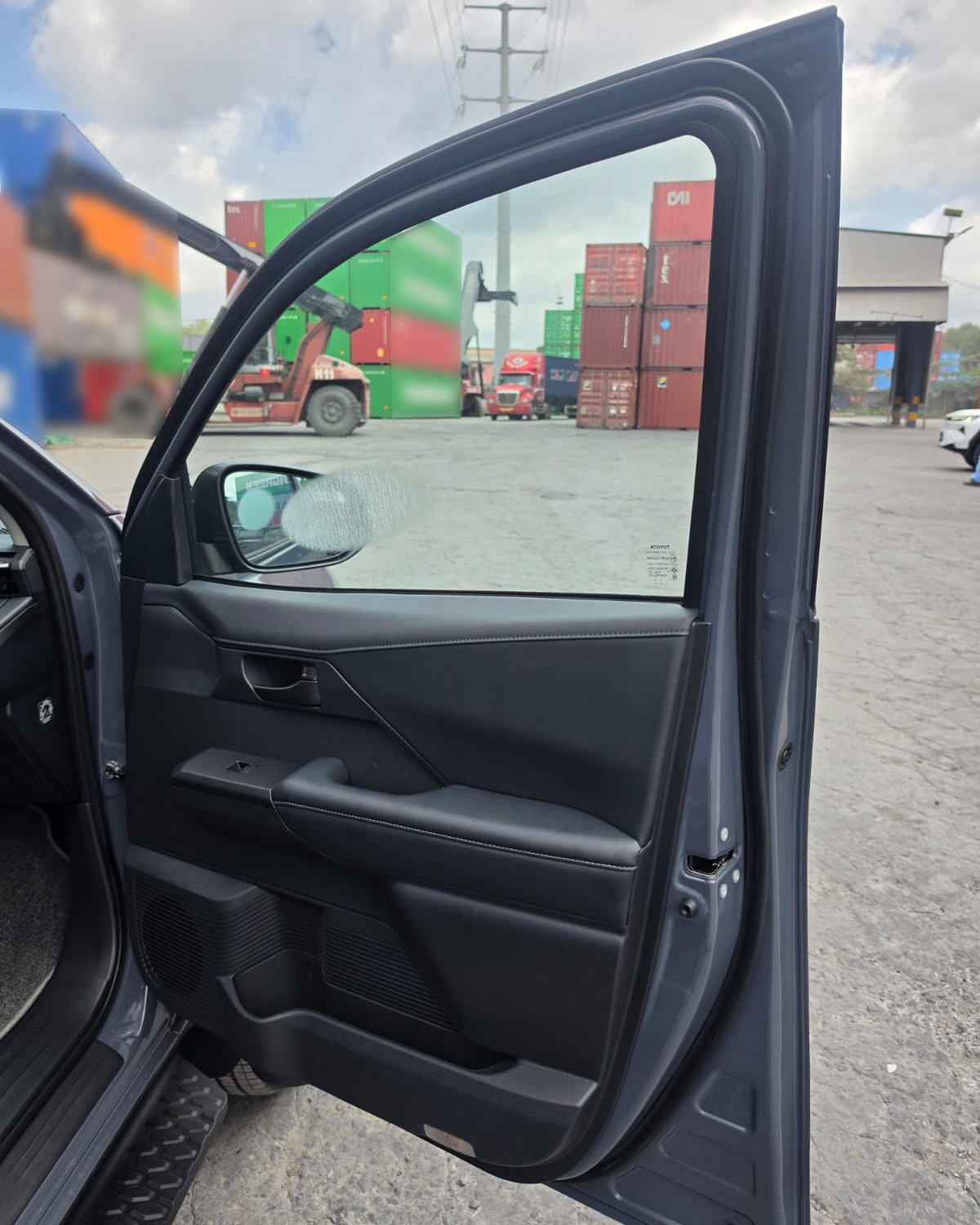 2026 TOYOTA HILUX DOUBLE CAB TRAILHUNTER 2.8 4WD AT Gray image 35