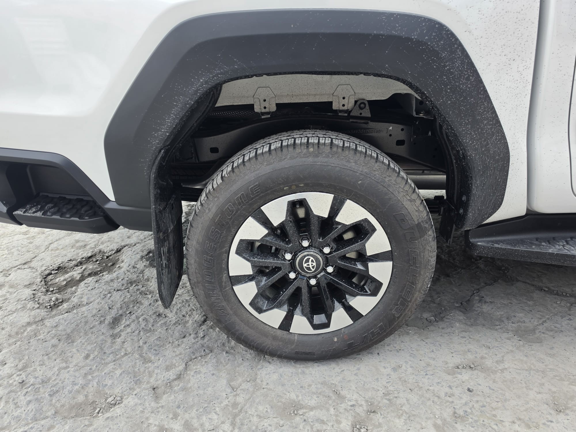2026 TOYOTA HILUX DOUBLE CAB TRAILHUNTER 2.8 4WD AT White image 13