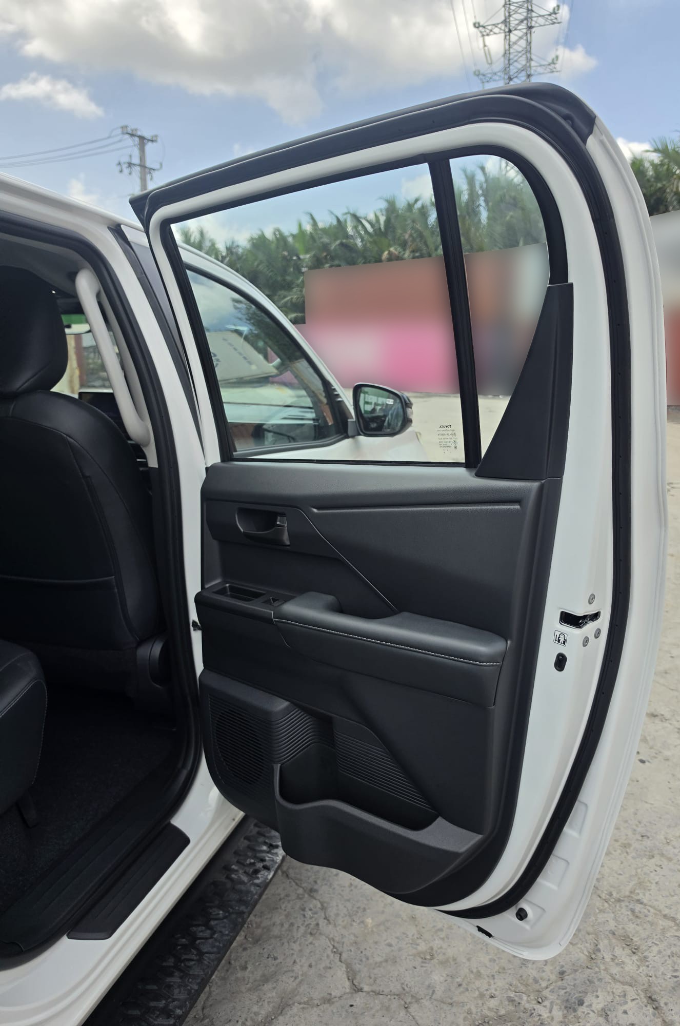 2026 TOYOTA HILUX DOUBLE CAB TRAILHUNTER 2.8 4WD AT White image 34